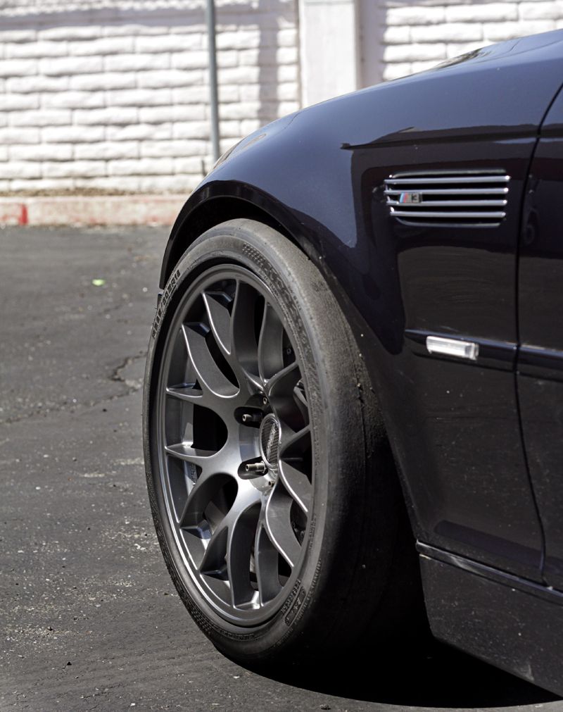Black BMW E46 M3 with 18" EC-7 Apex wheels in Anthracite