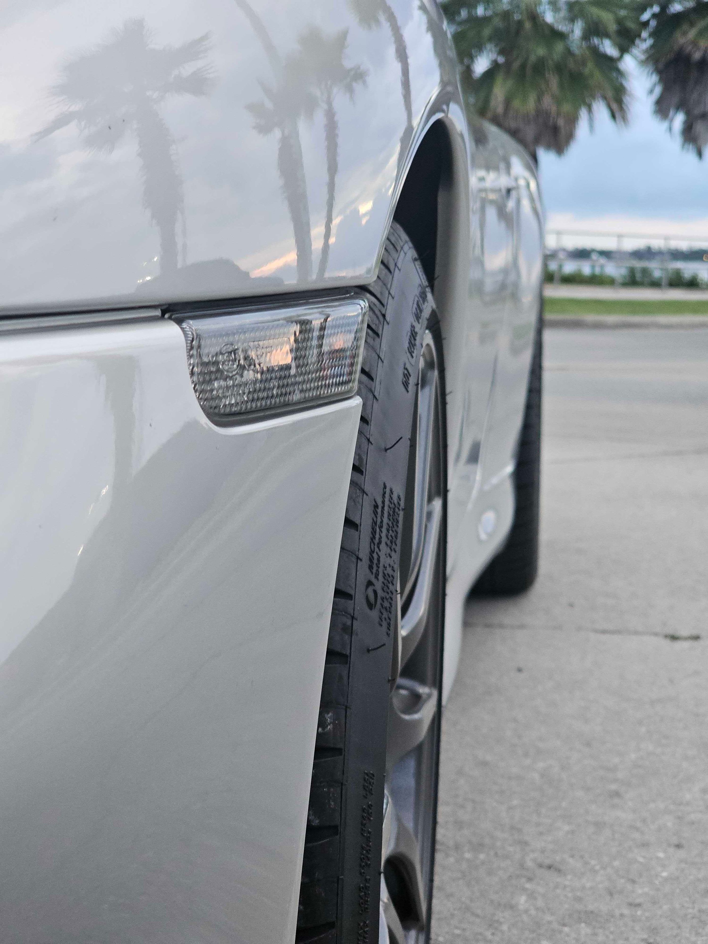 Silver Porsche 911 996 Carrera 4S with 18" SM-10 Apex wheels in Anthracite