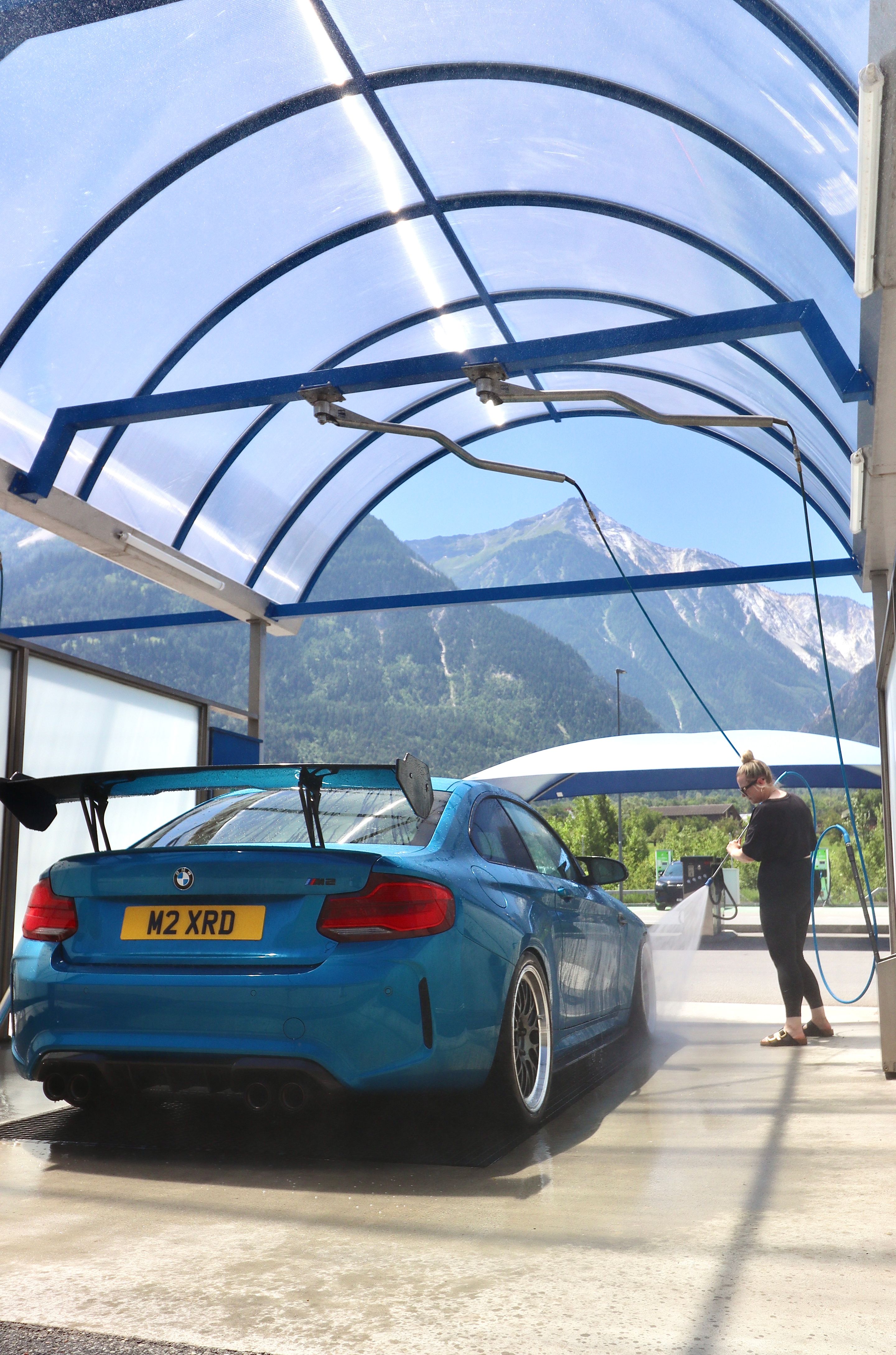 Blue BMW F87 M2 with 19" ML-10RT Apex wheels in Machined Lip Anthracite