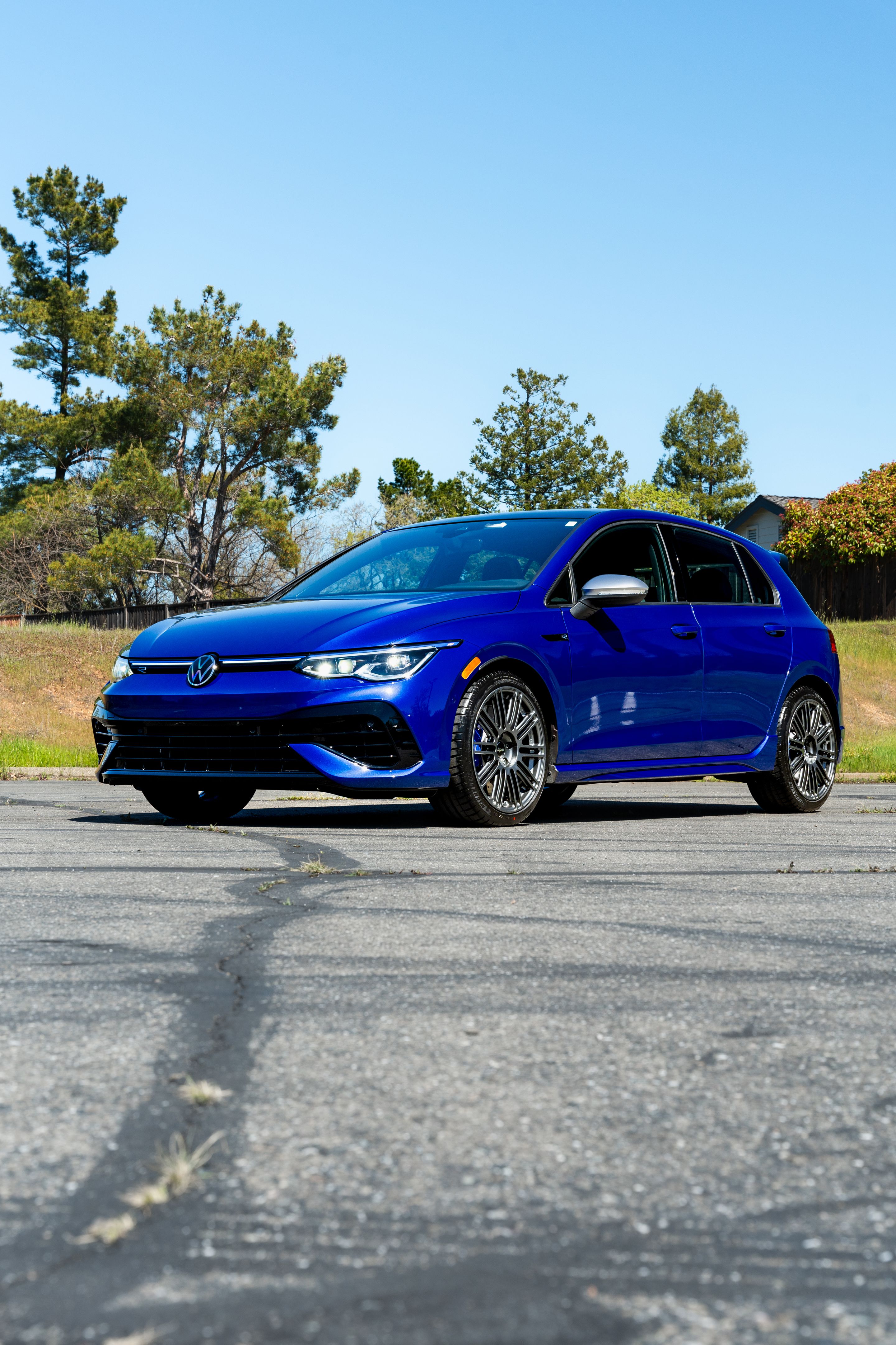 Blue VW MK8 Golf R with 18" TC-10RT Apex wheels in Anthracite