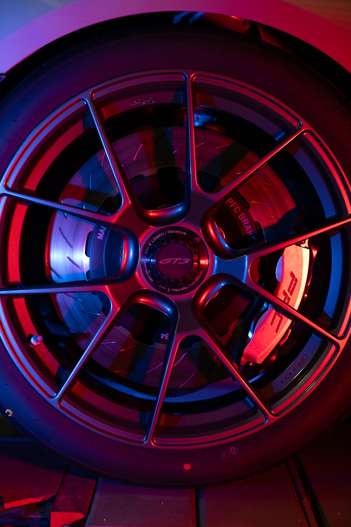 Grey Porsche 911 992.1 GT3 with 20"/21" VS-5RS Apex wheels in Anthracite