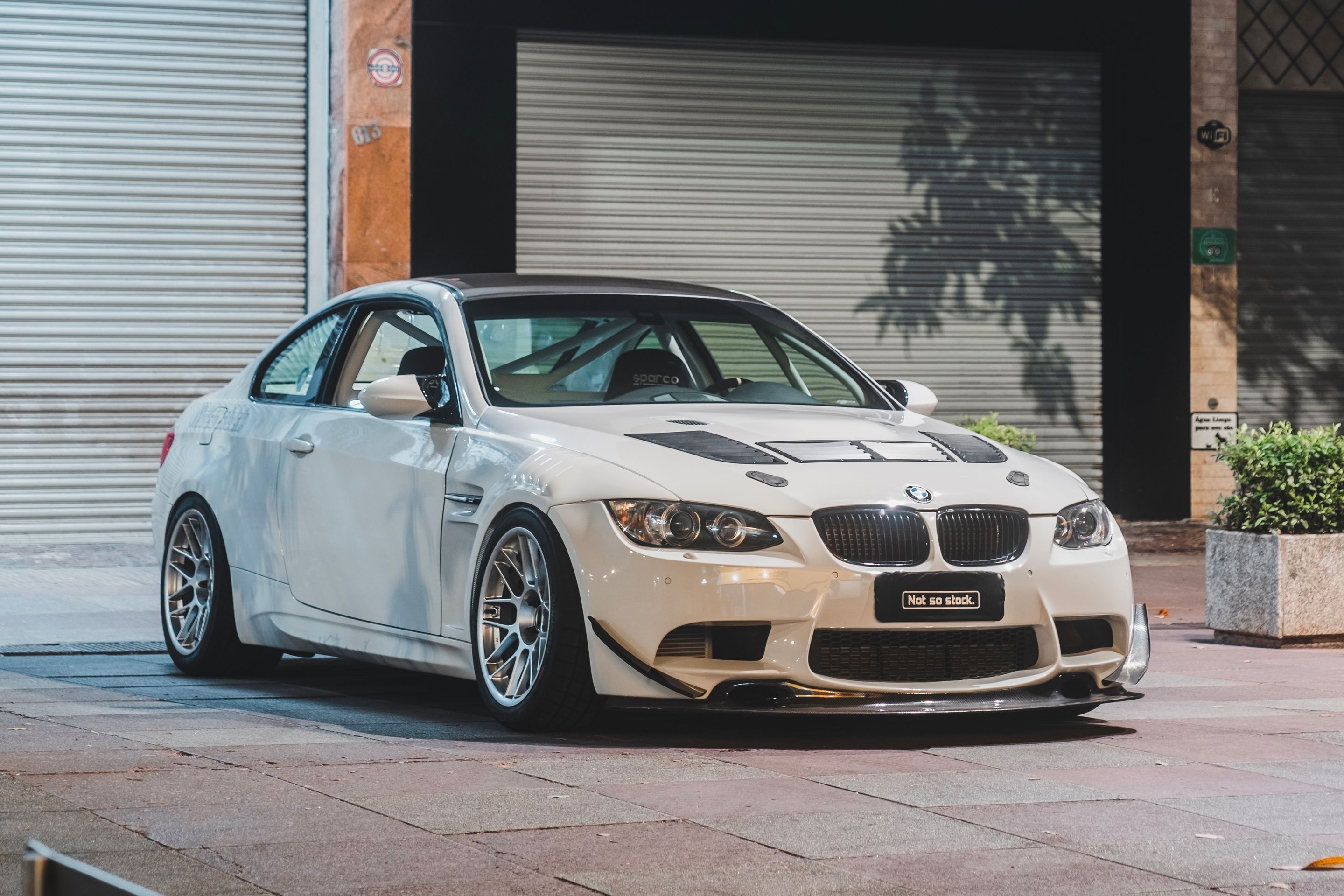 White BMW E92 Coupe M3 with 18" ARC-8 Apex wheels in Hyper Silver