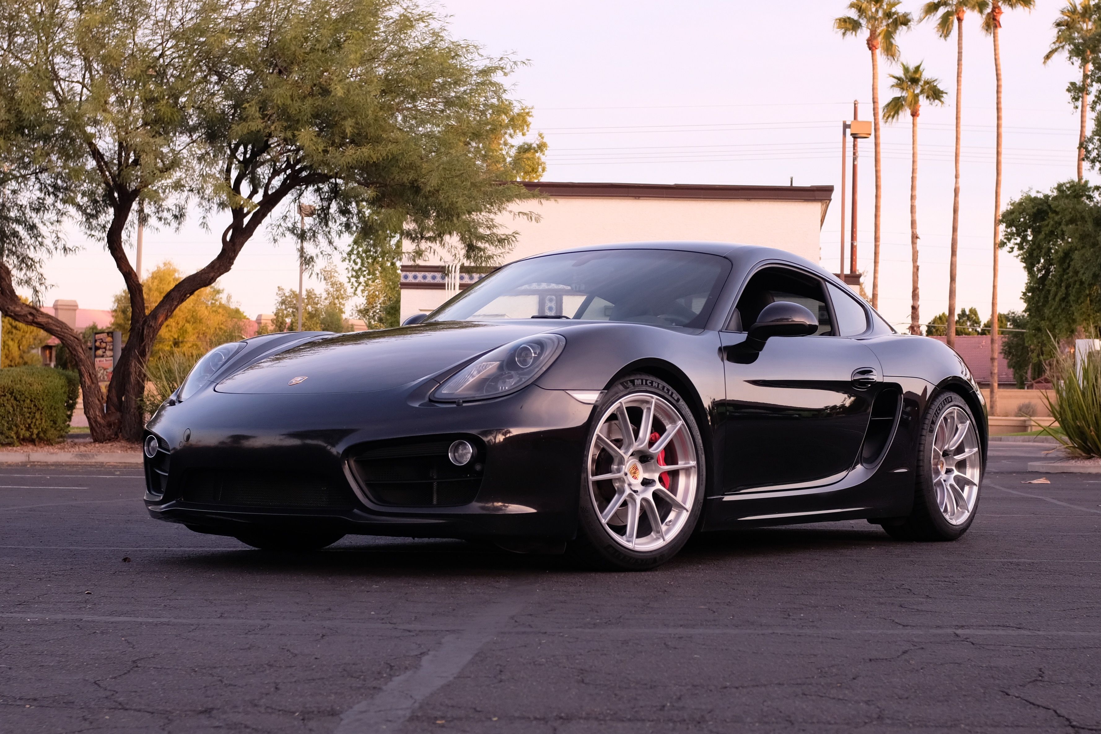 Black Porsche Cayman - SM-10RS in Brushed Clear