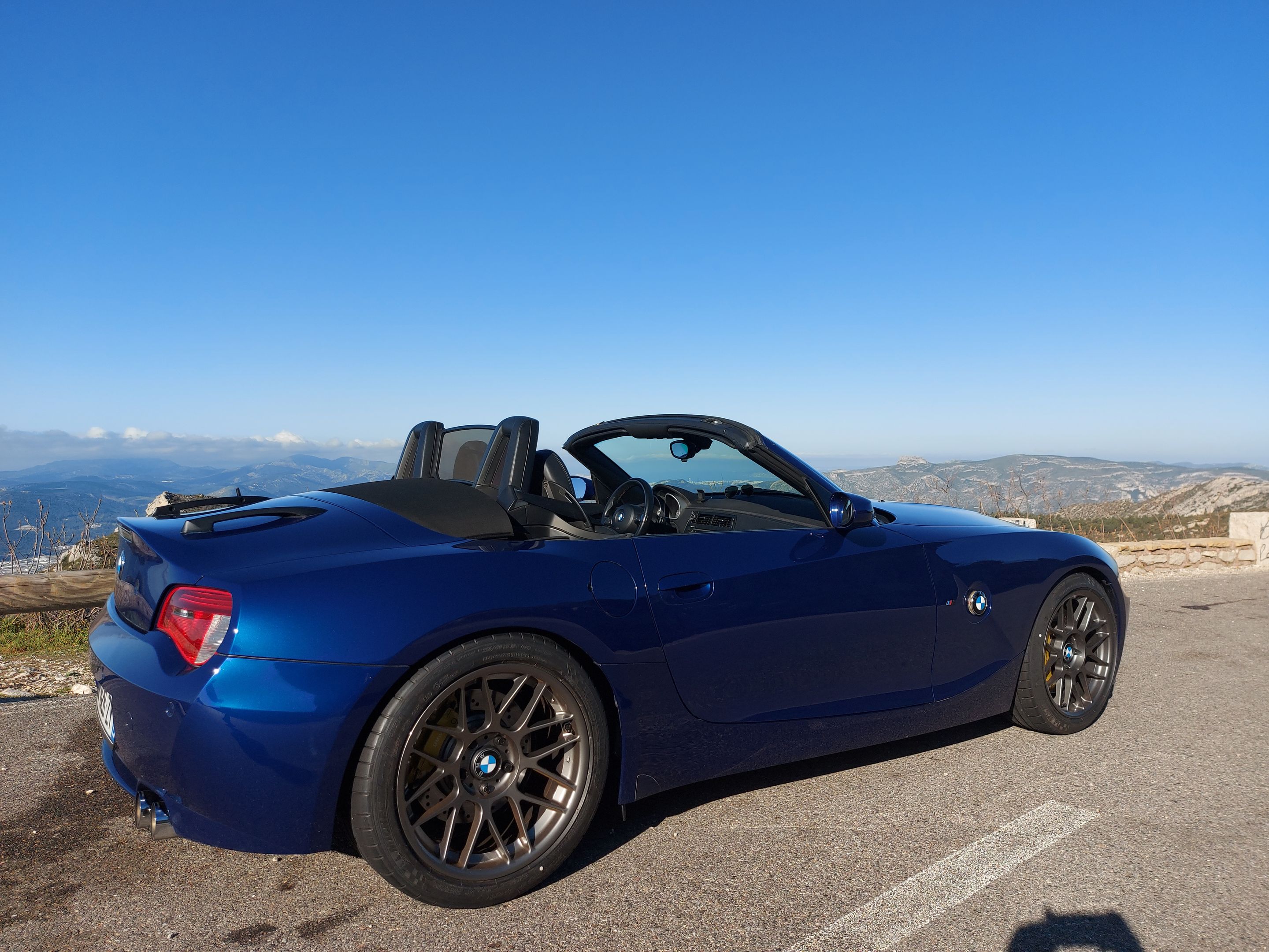 Blue BMW E85 Roadster Z4 M with 18" ARC-8 Apex wheels in Anthracite