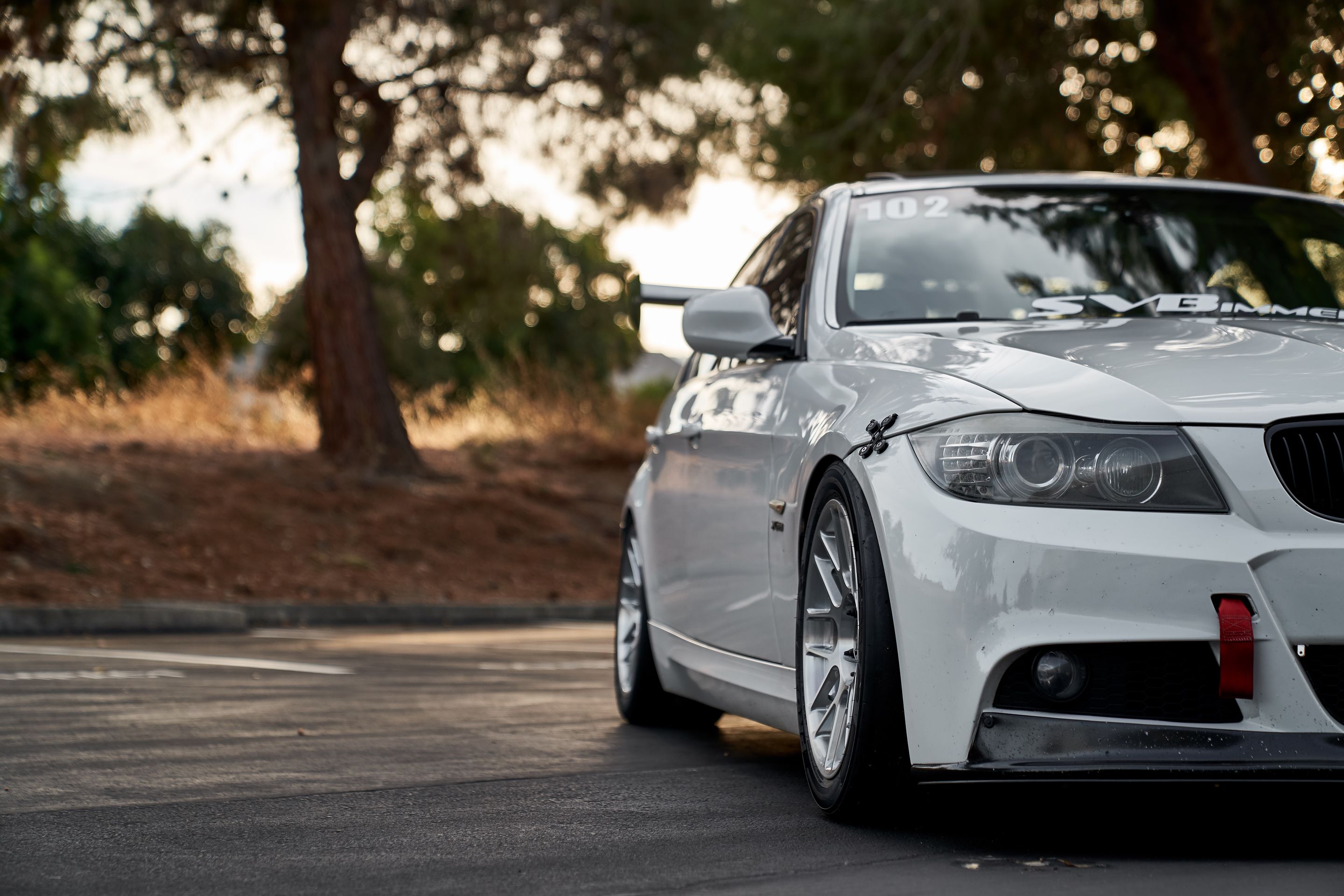 White BMW E90 LCI Sedan 3 Series with 17" ARC-8R Apex wheels in Brushed Clear