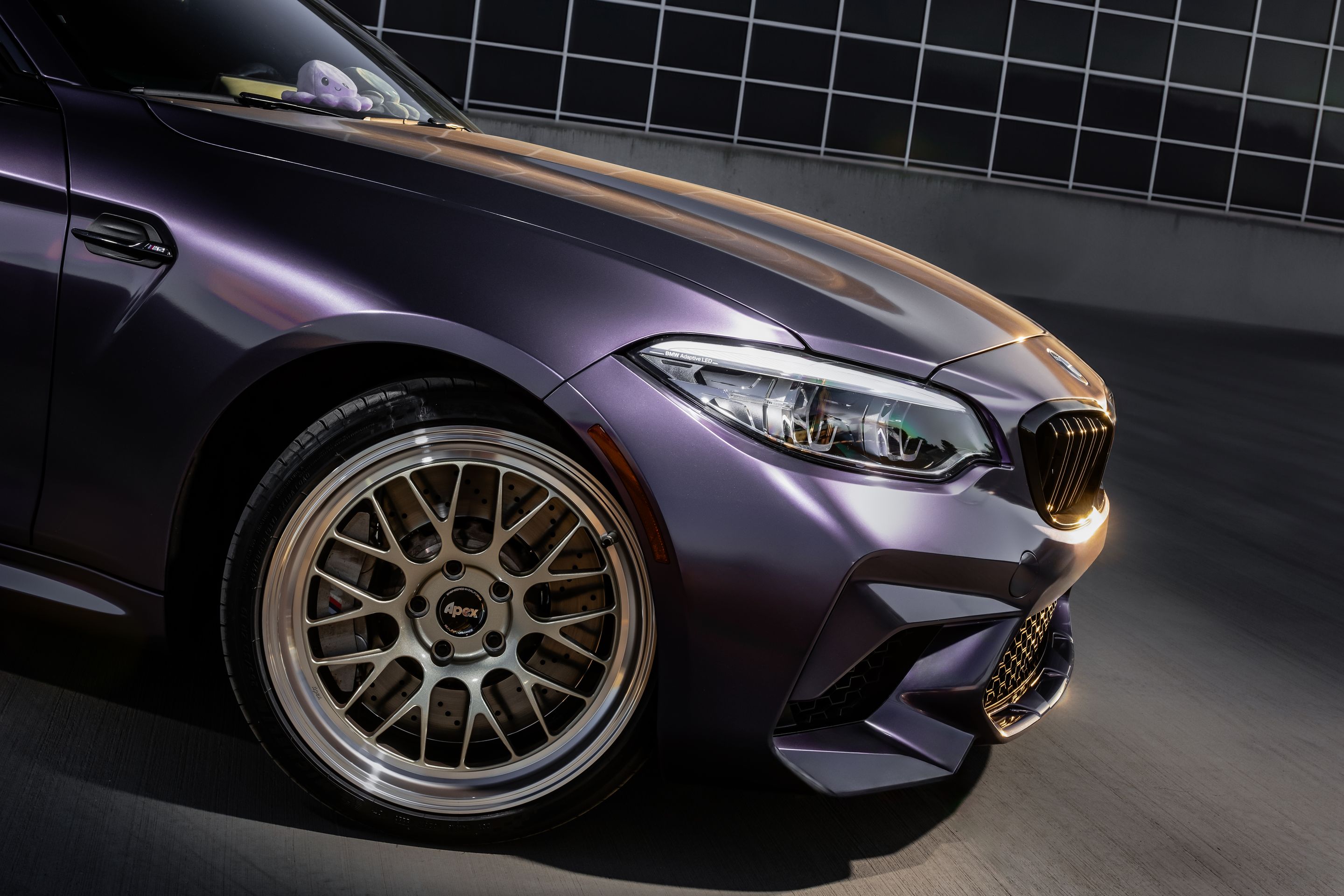 Purple BMW F87 M2 with 19" ML-10RT Apex wheels in Machined Lip Gloss Motorsport Gold