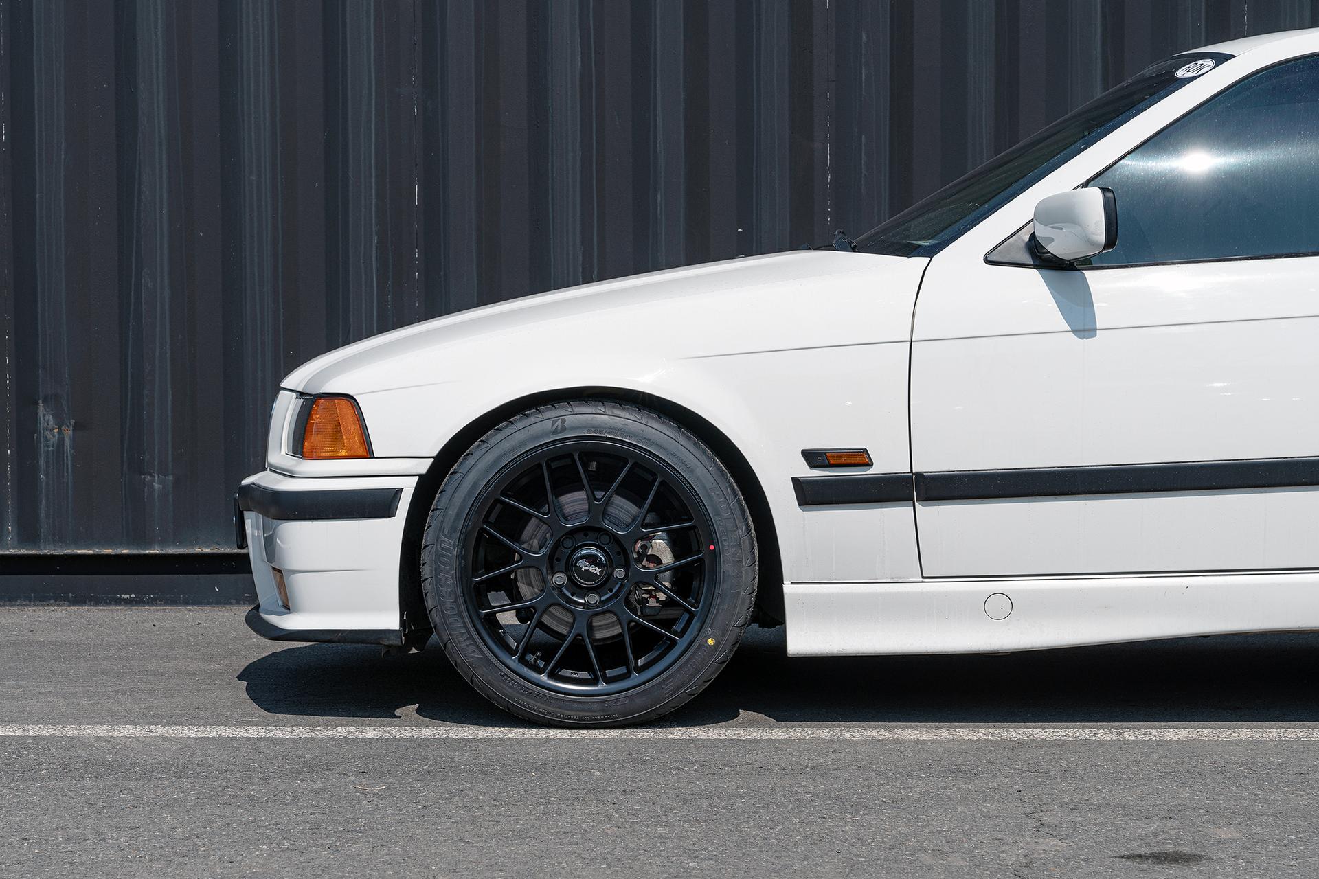 BMW E36 3 Series with 17