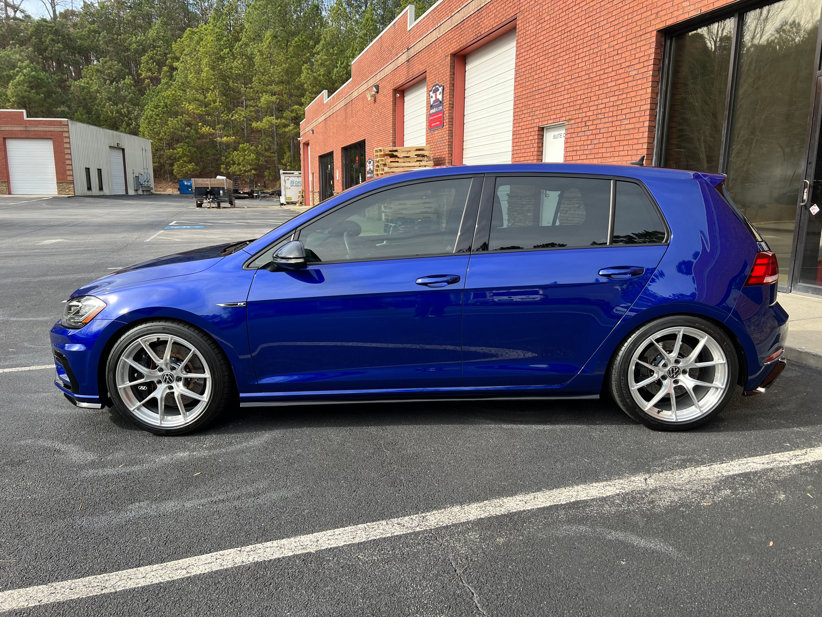 Blue VW MK7 Golf R with 18" VS-5RS Apex wheels in Brushed Clear
