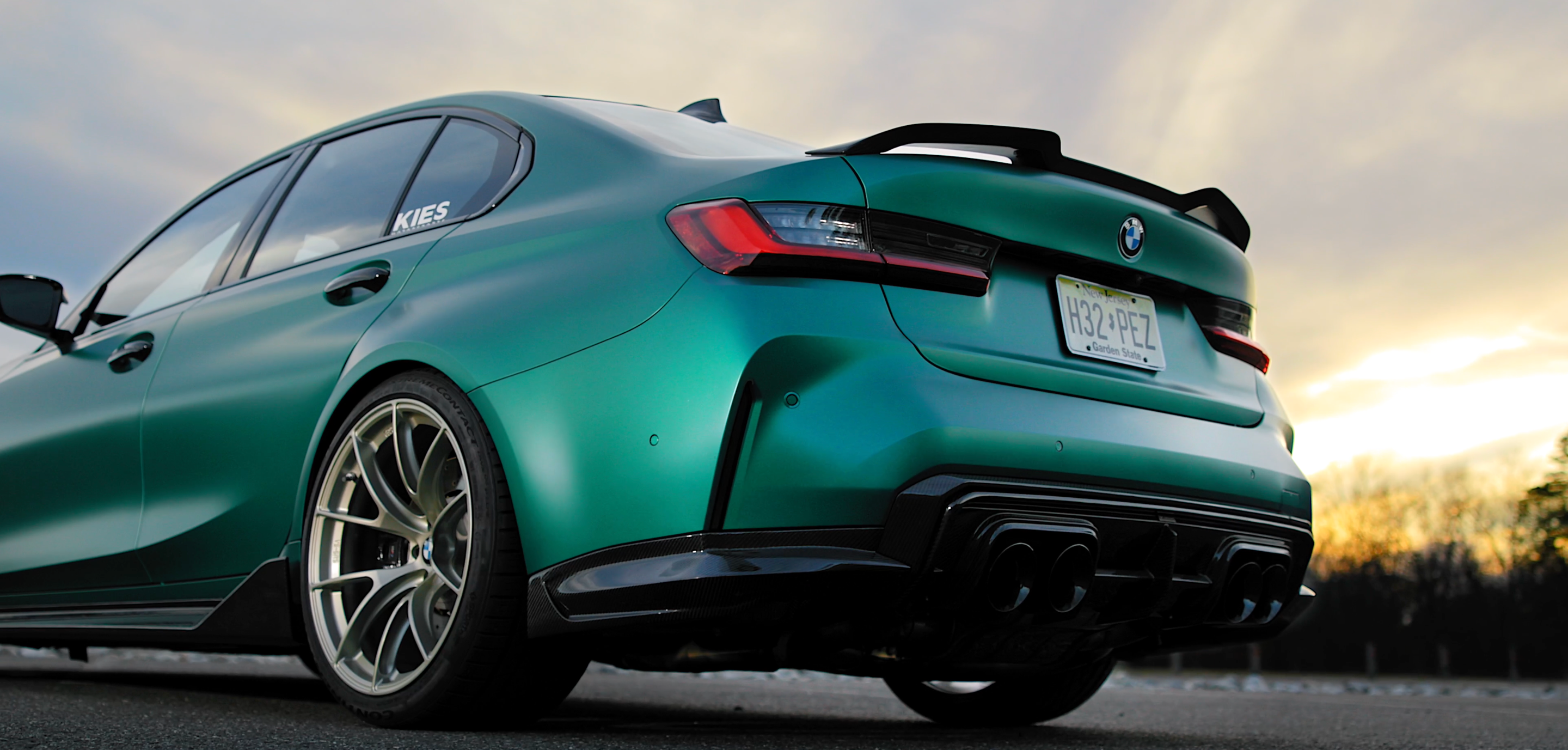 Green BMW G80 M3 with 20" VS-5RS Apex wheels in Motorsport Gold