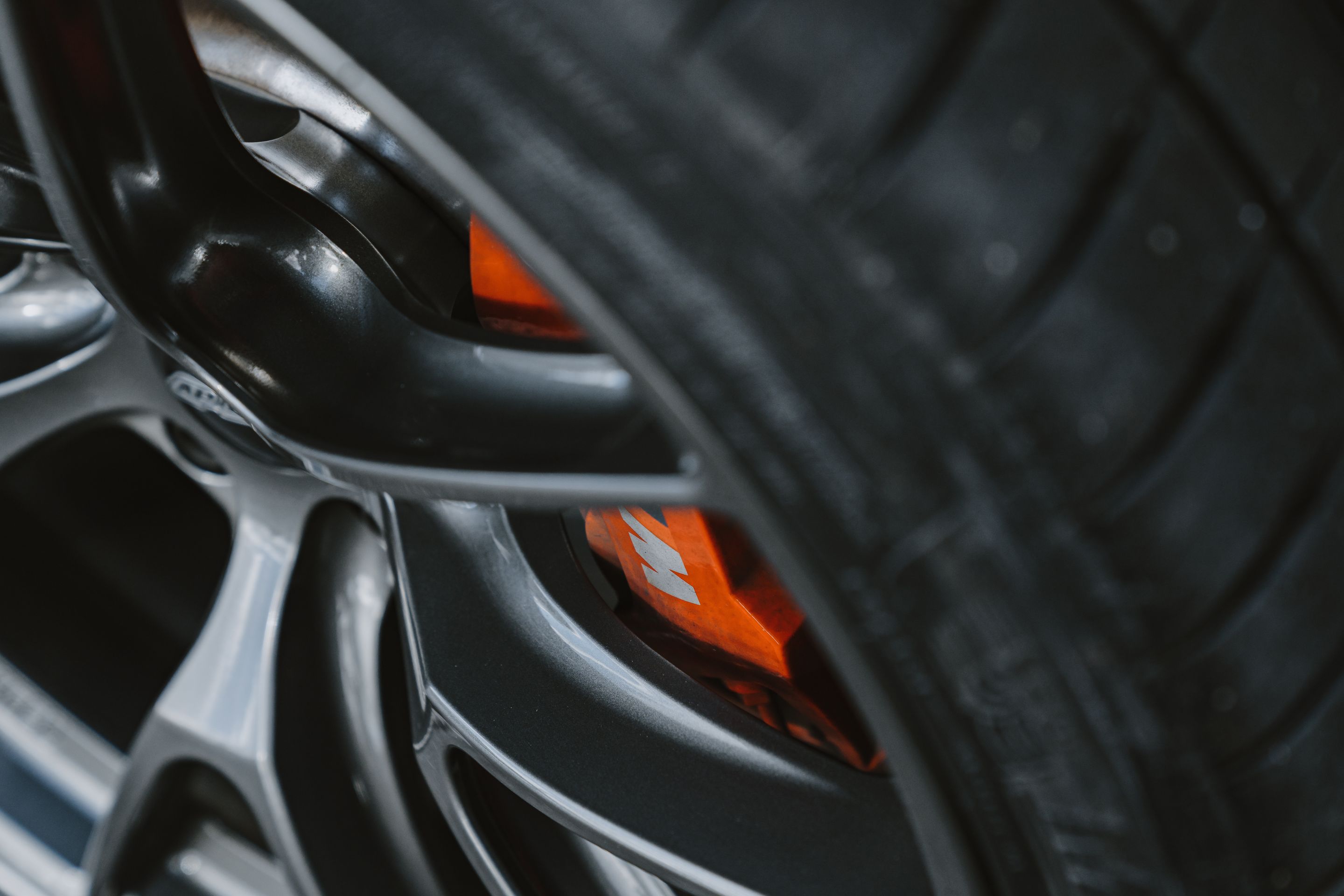 Purple BMW G42 2 Series with 19" VS-5RS Apex wheels in Anthracite