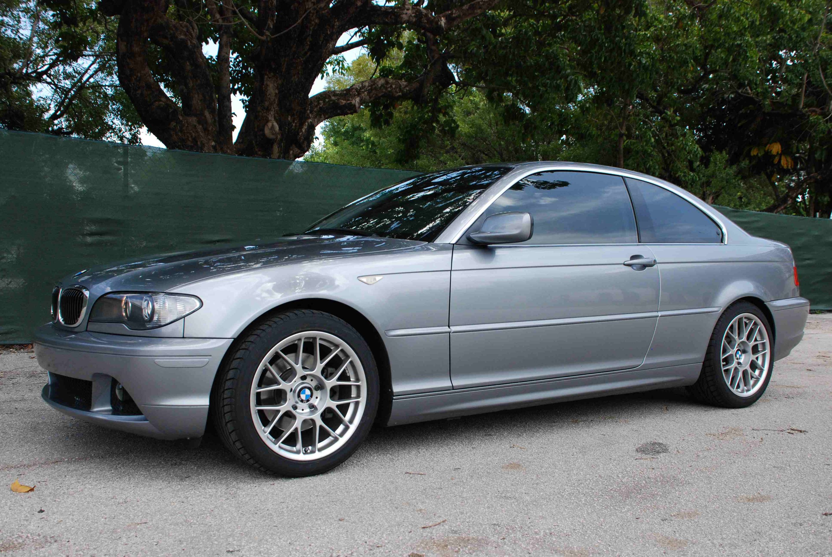 Silver BMW E46 3 Series with 17" ARC-8 Apex wheels in Hyper Silver