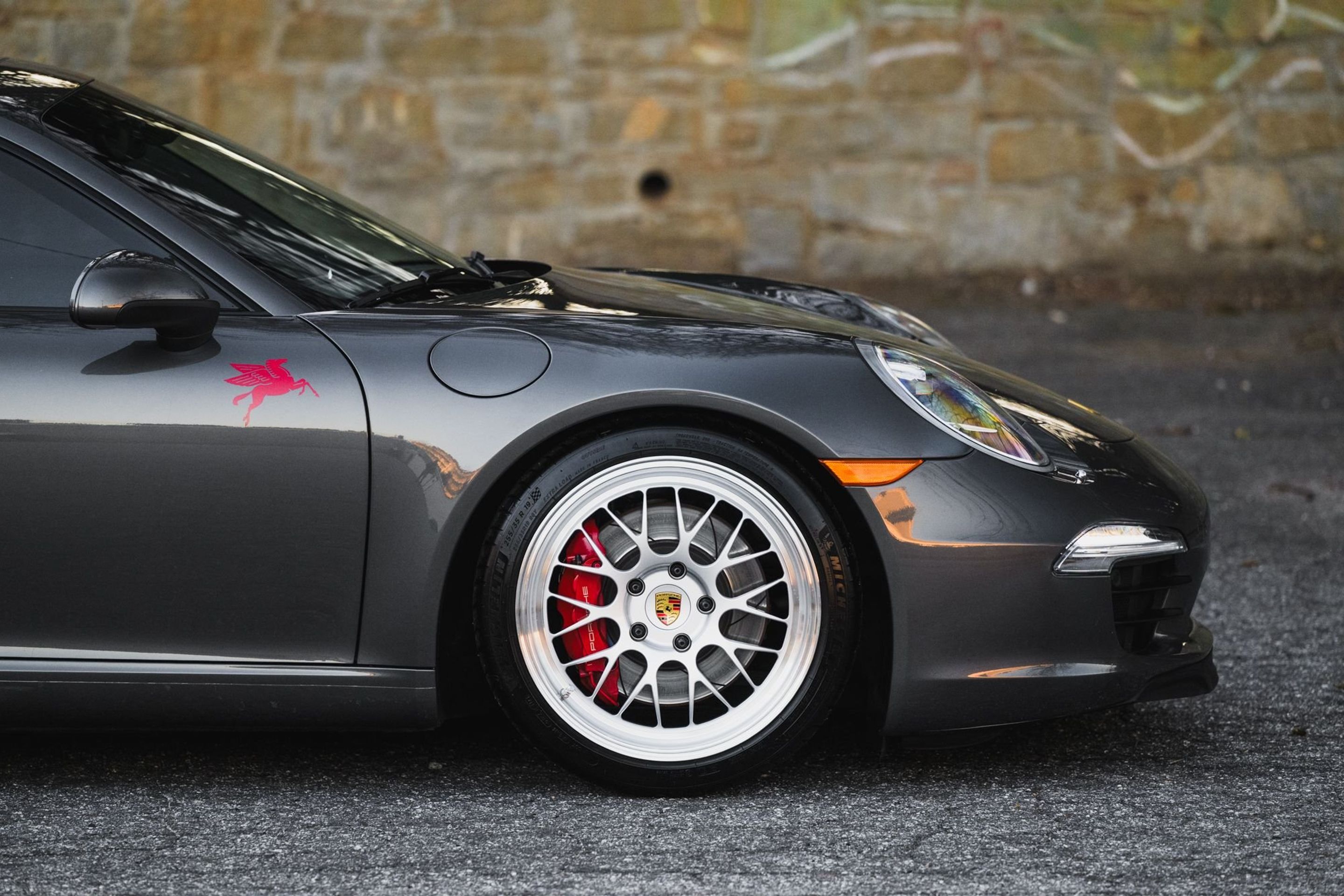 Grey Porsche 911 991.1 Carrera S with 19" ML-10RT Apex wheels in Machined Lip Race Silver