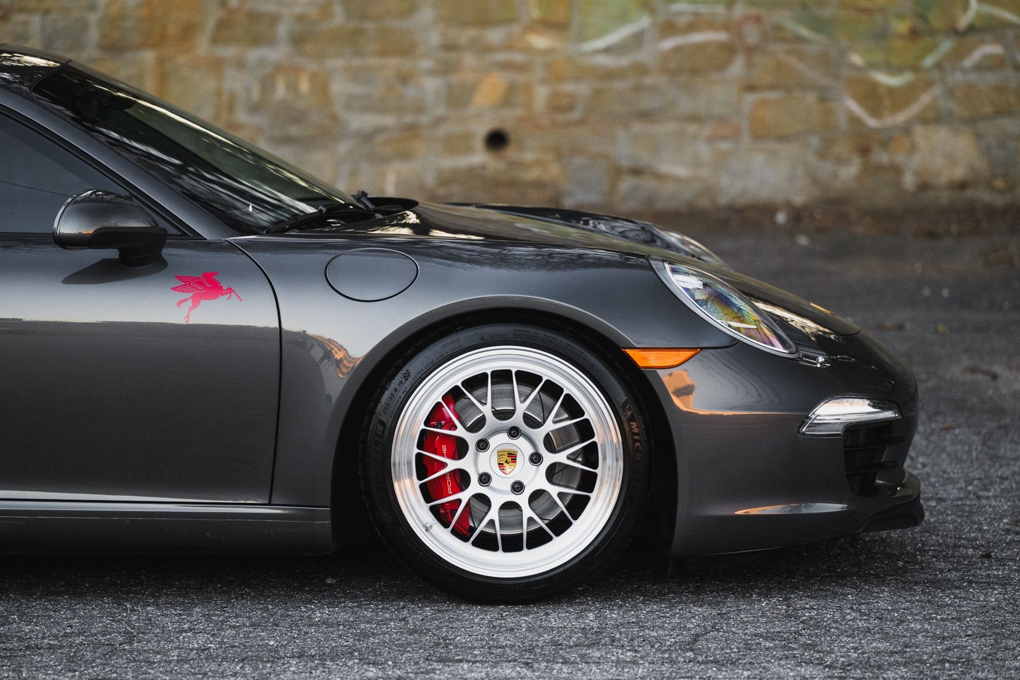 Grey Porsche 911 991.1 Carrera S with 19" ML-10RT Apex wheels in Machined Lip Race Silver