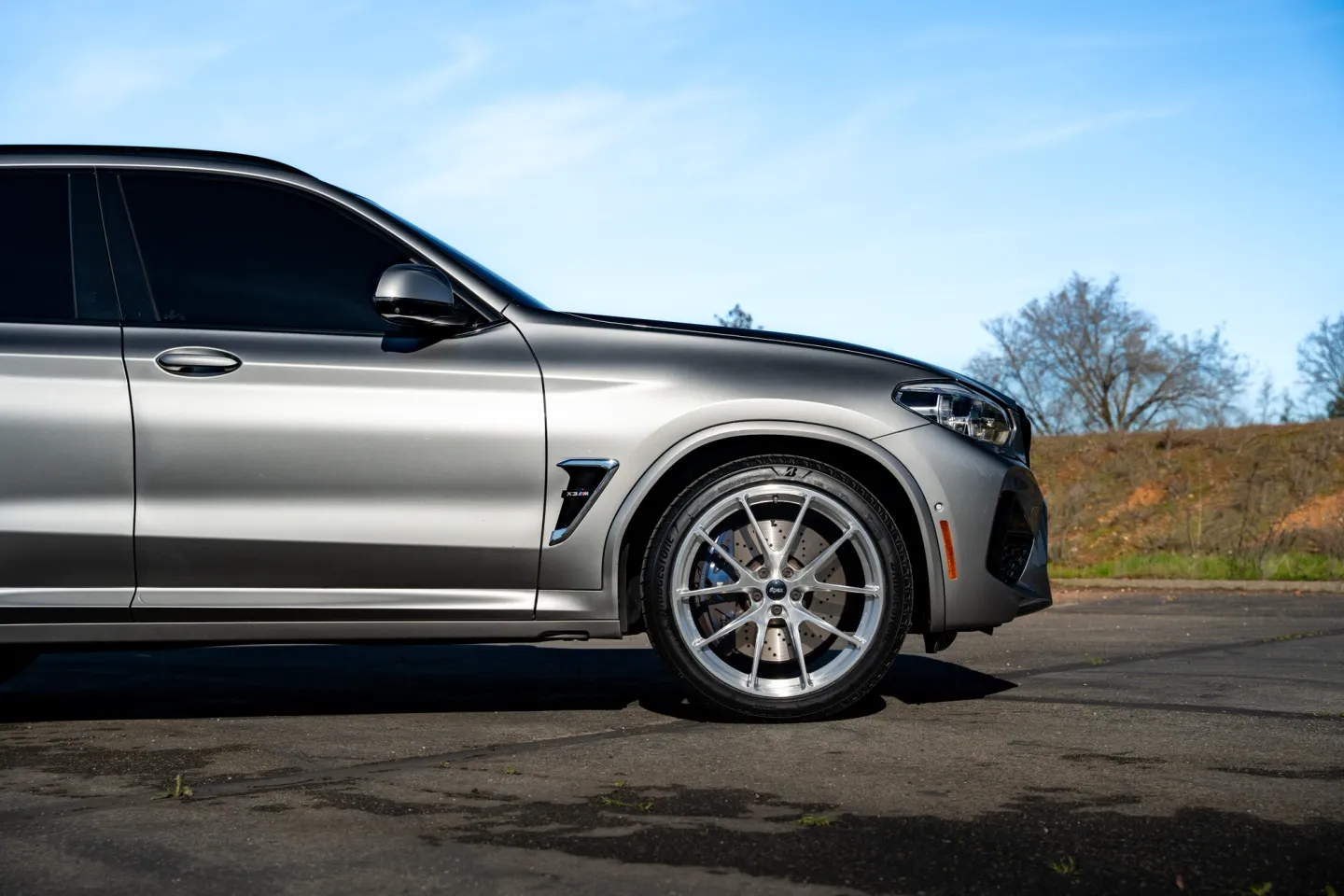 BMW F97 X3M with 21" VS-5RX Wheels in Brushed Clear