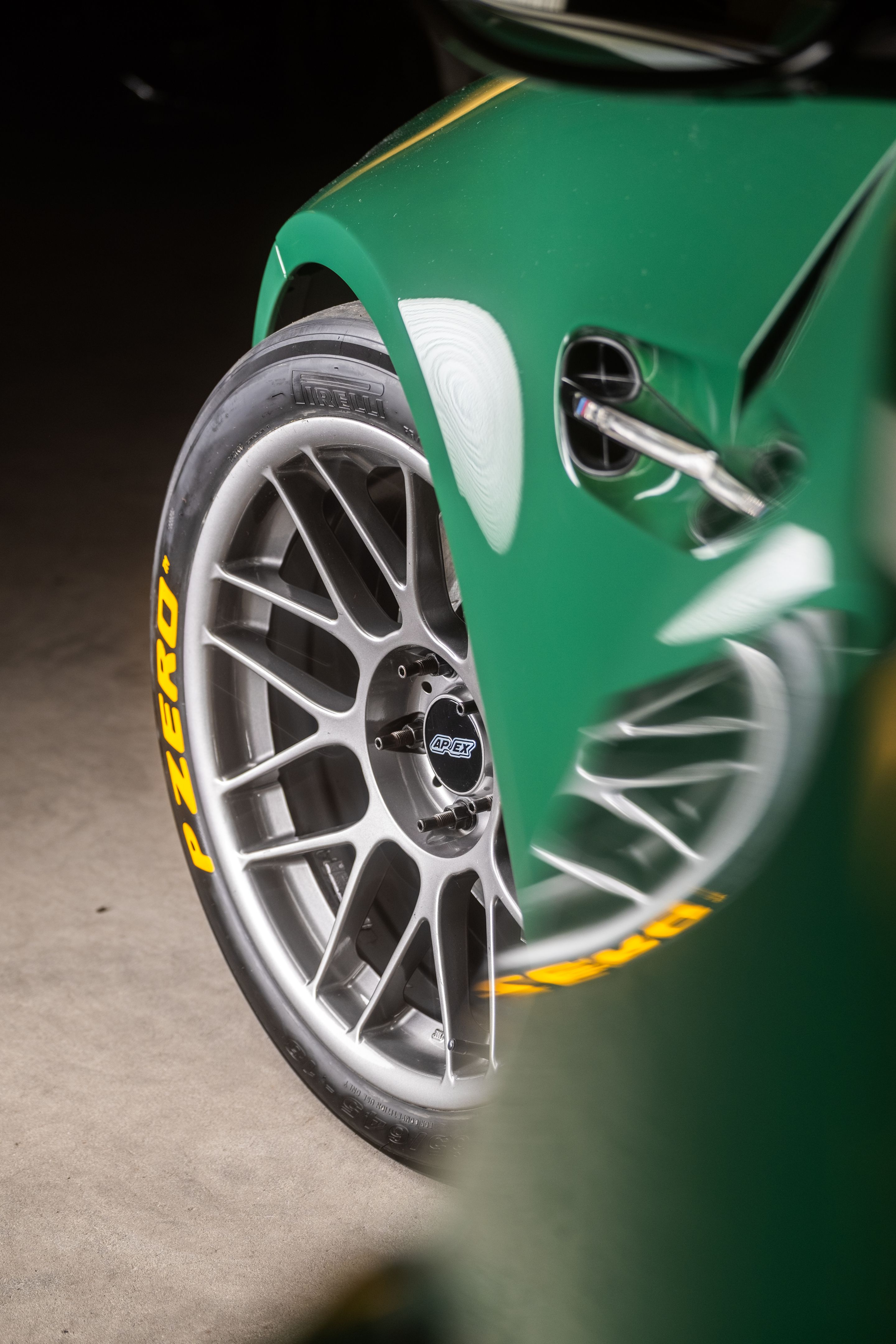 Green BMW E92 Coupe M3 with 18" ARC-8 Apex wheels in Anthracite