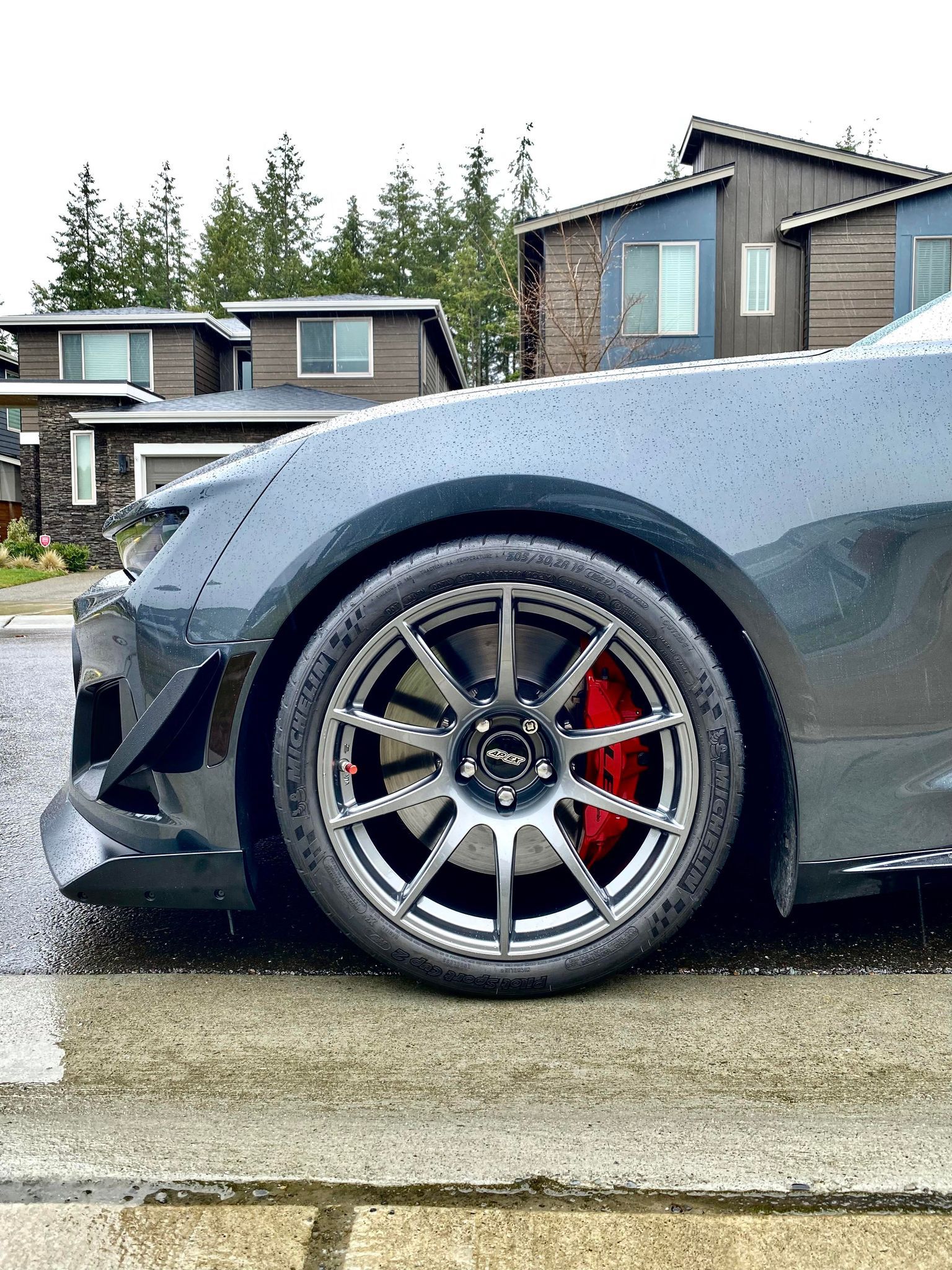 Grey Chevrolet 6th Gen Camaro ZL1 1LE with 19" SM-10 Apex wheels in Anthracite