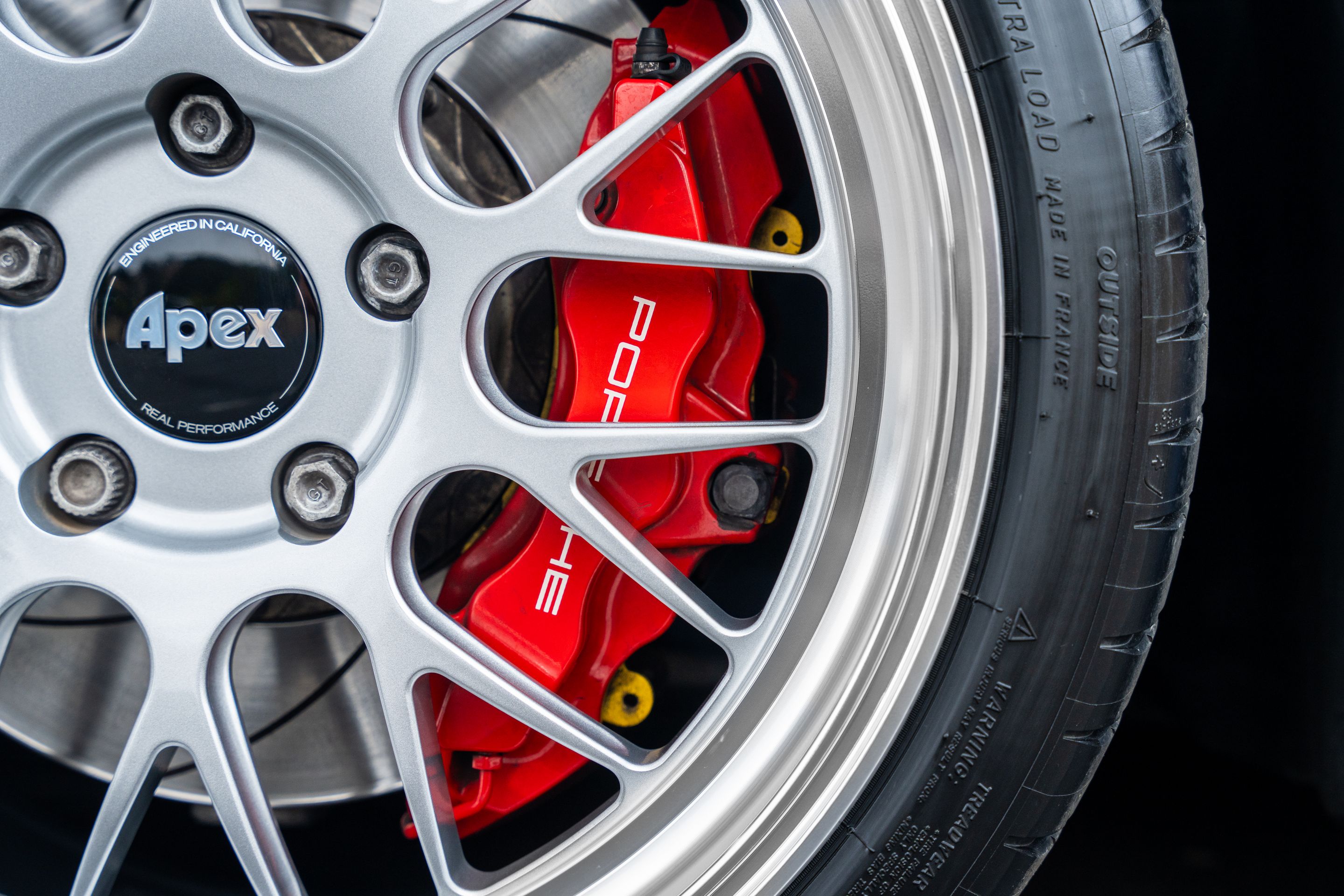 Blue Porsche 911 997 GT3 with 19" ML-10RT Apex wheels in Machined Lip Race Silver