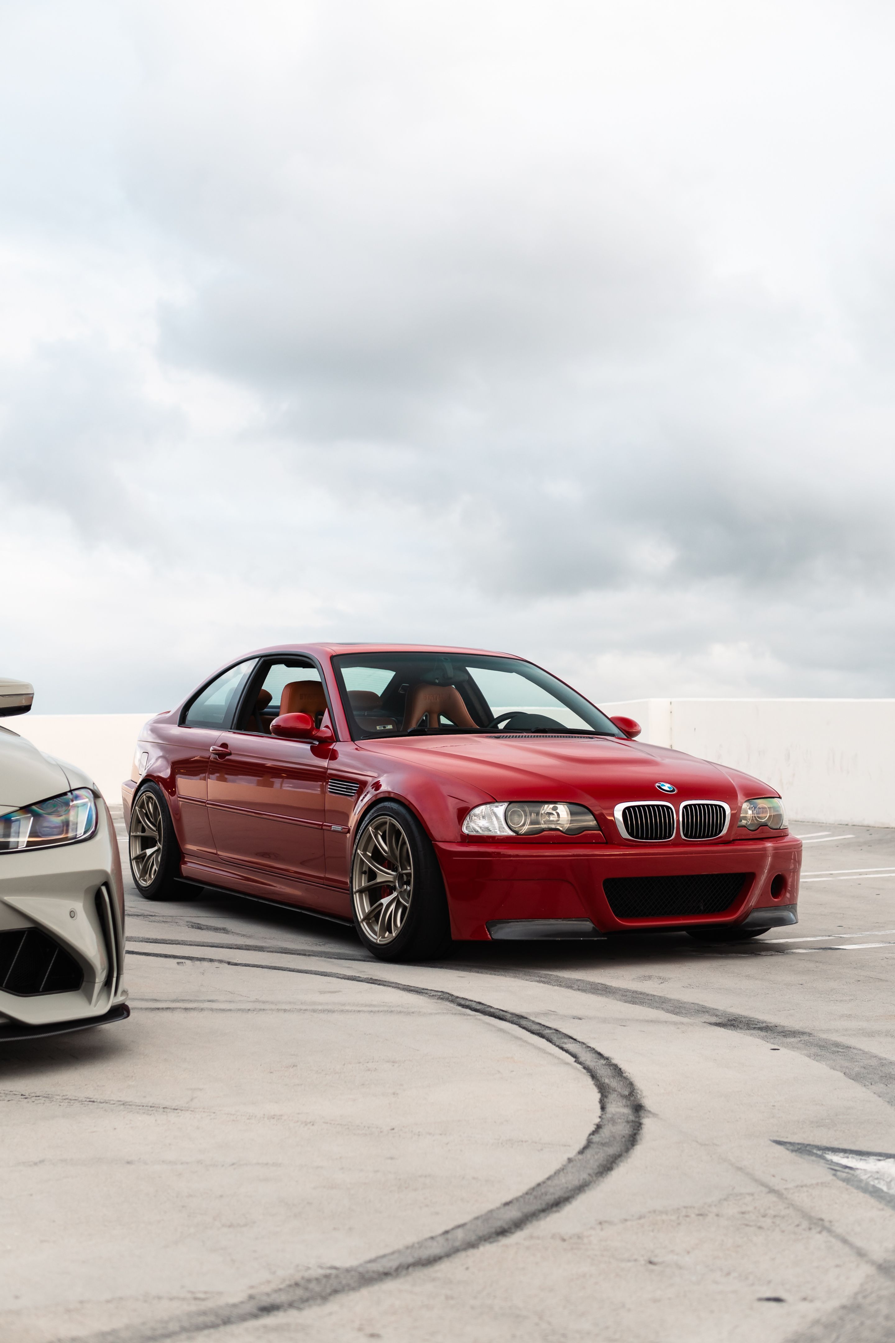 Red BMW E46 M3 with 18" VS-5RS Apex wheels in Motorsport Gold