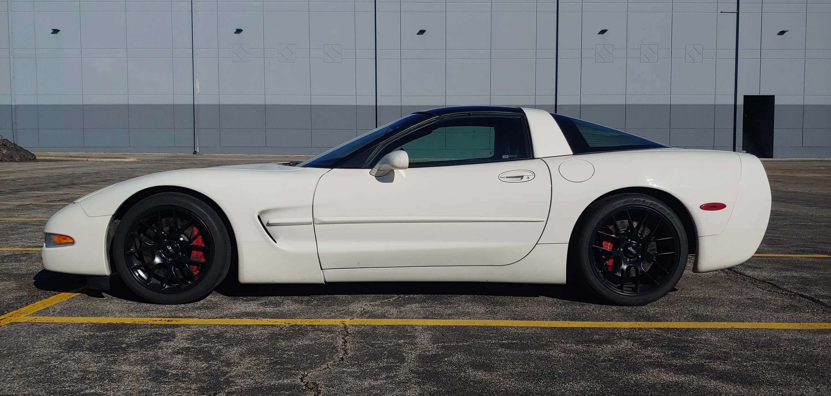 C5 Base Model Rear Chevrolet C5 Corvette Base/Z51 with 18