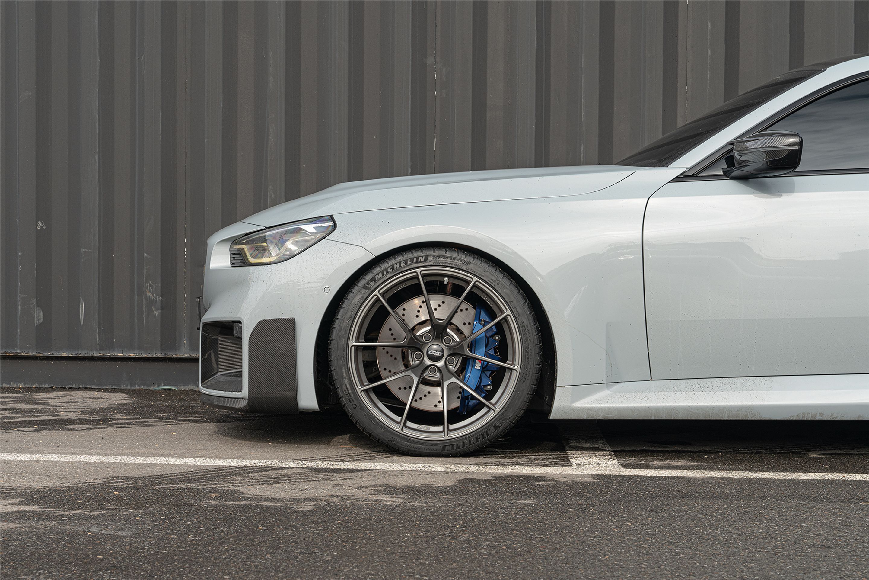 Grey BMW G87 M2 with 20" VS-5RS Apex wheels in Anthracite