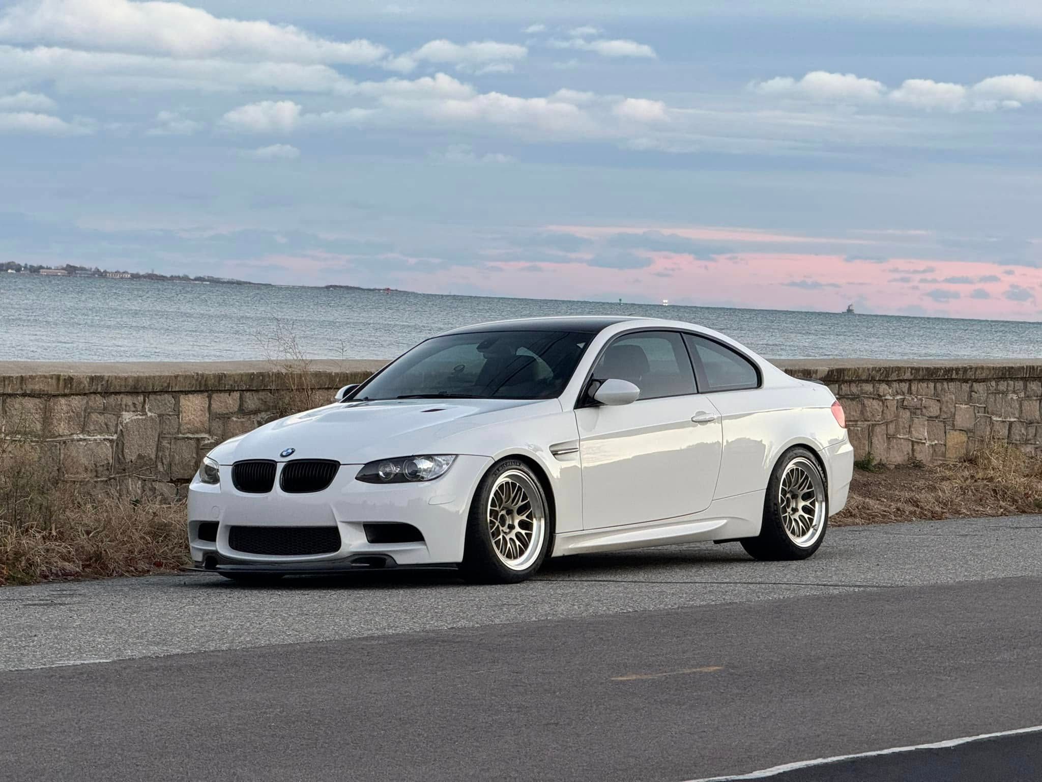 White BMW E92 Coupe M3 with 18" ML-10RT Apex wheels in Machined Lip Gloss Motorsport Gold