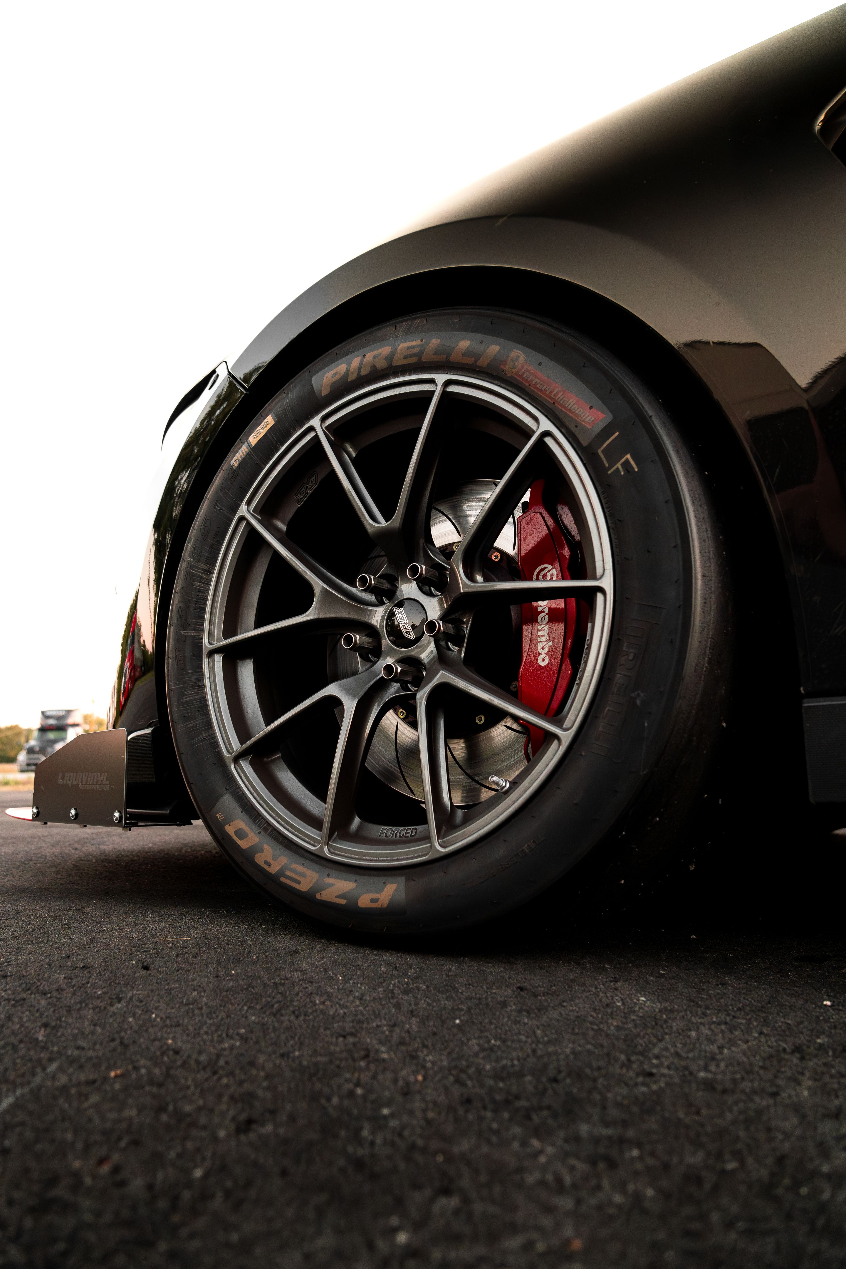 Black Ford S550 Mustang GT350R with 19" VS-5RS Apex wheels in Anthracite