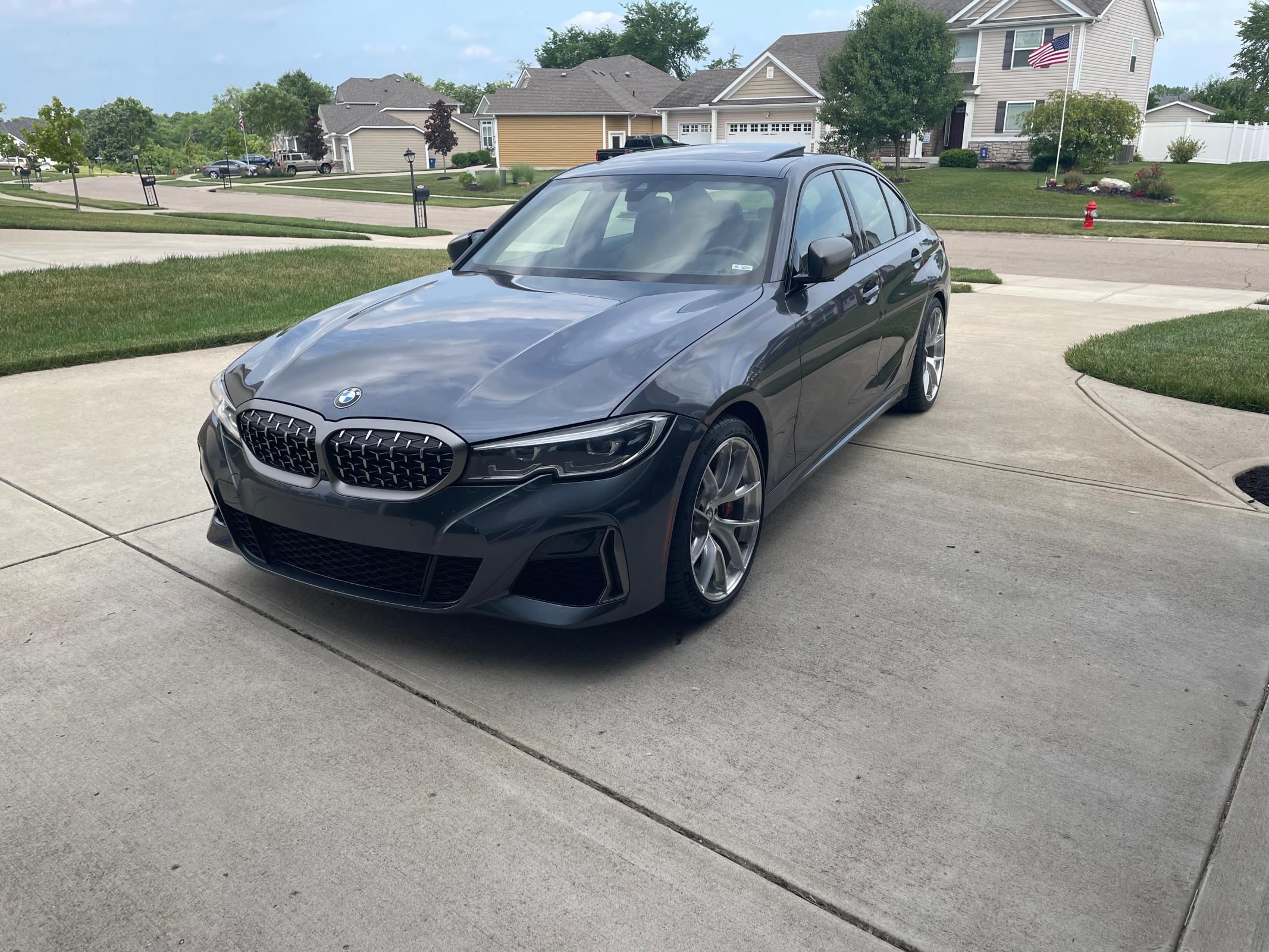 Grey BMW G20 Sedan 3 Series with 19" VS-5RS Apex wheels in Brushed Clear