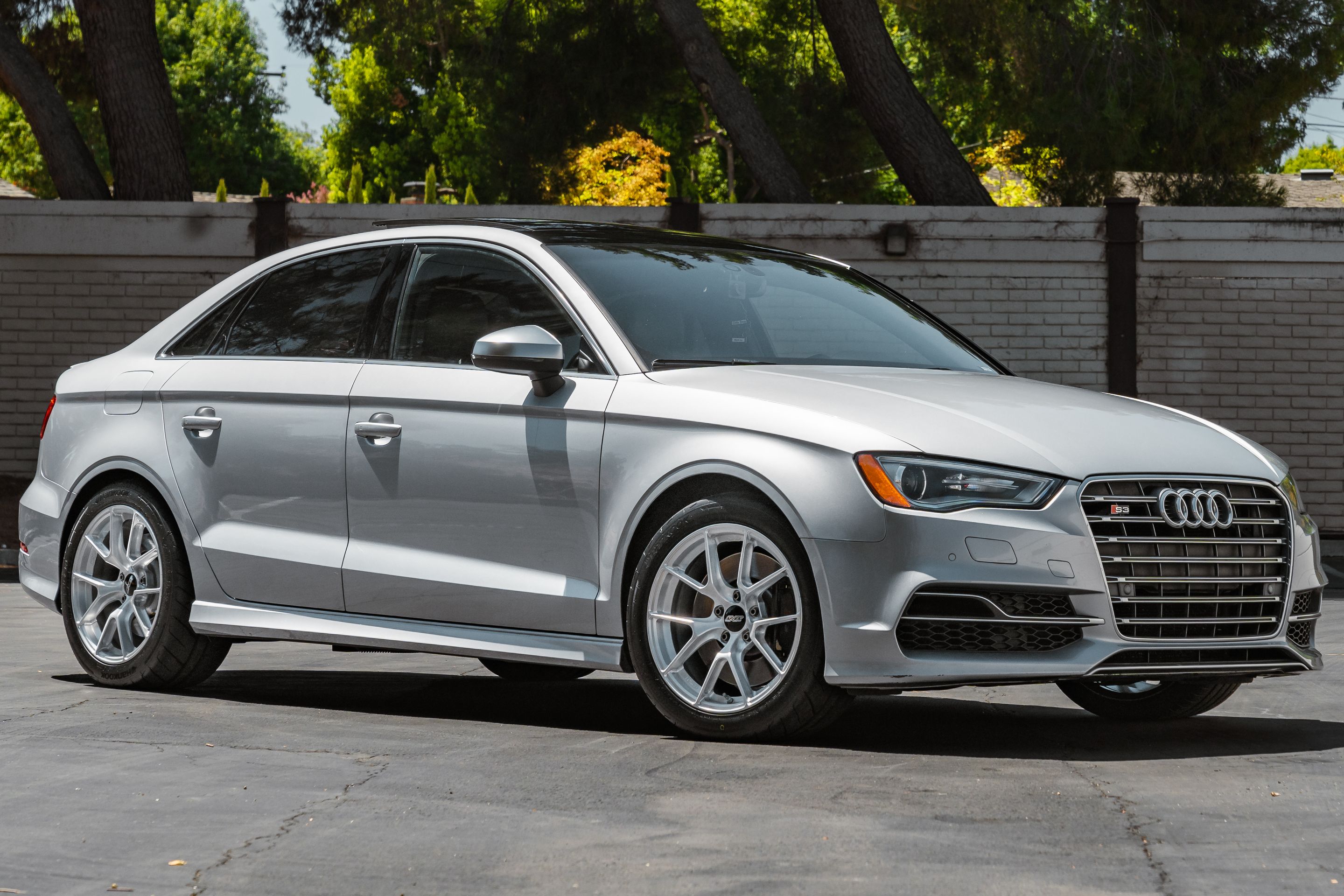 Silver Audi 8V S3 with 17" VS-5RS Apex wheels in Brushed Clear