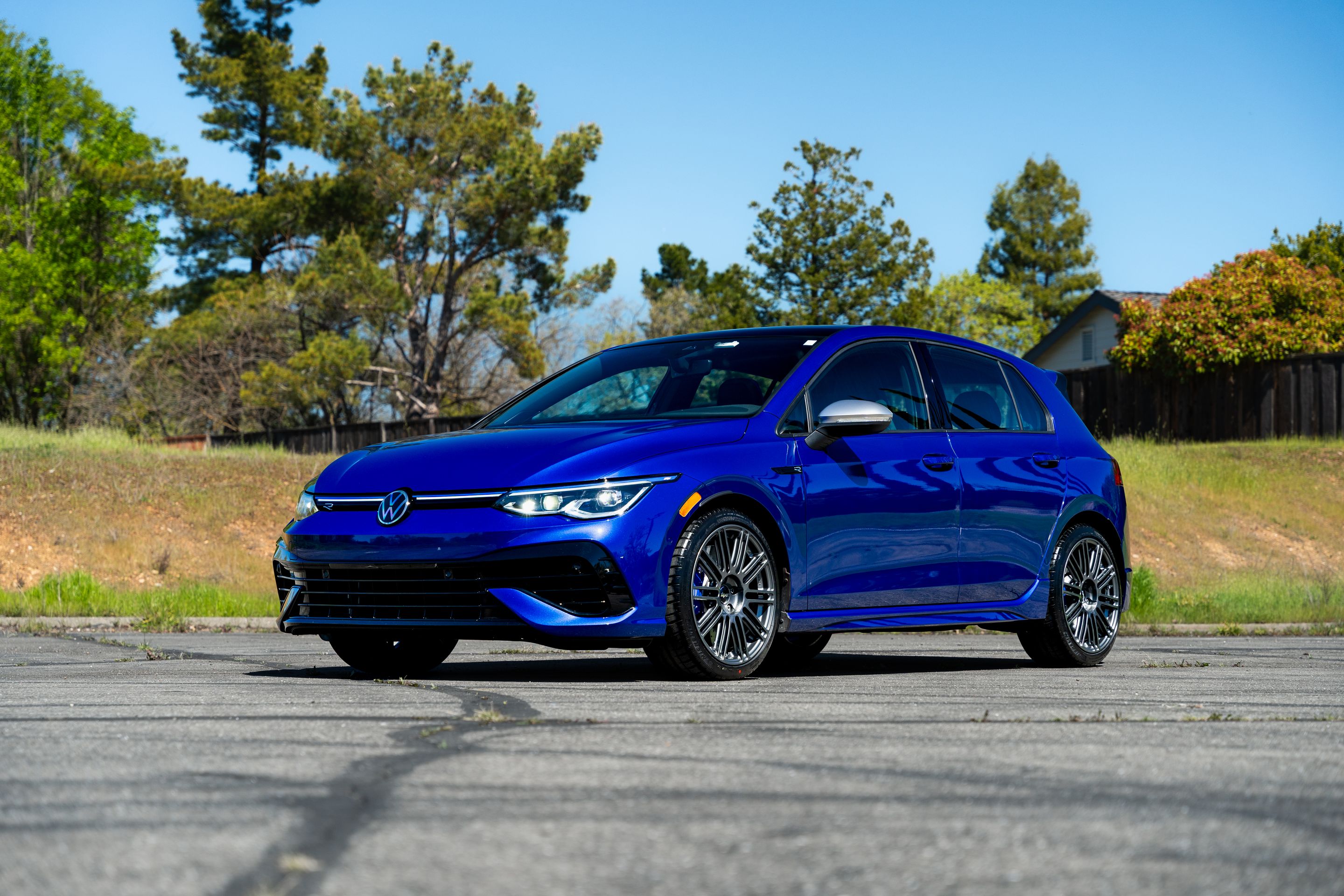 Blue VW MK8 Golf R with 18" TC-10RT Apex wheels in Anthracite