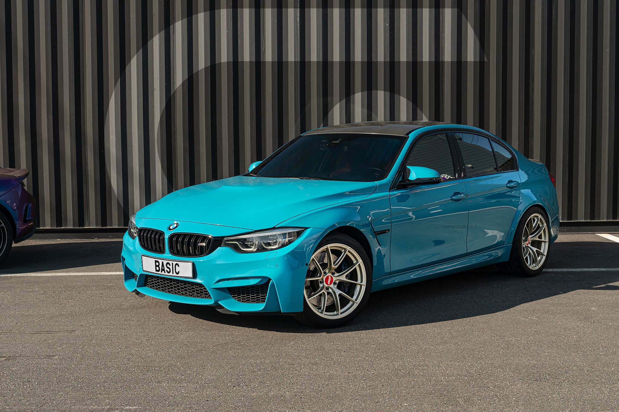 Blue BMW F80 M3 with 19" VS-5RS Apex wheels in Motorsport Gold
