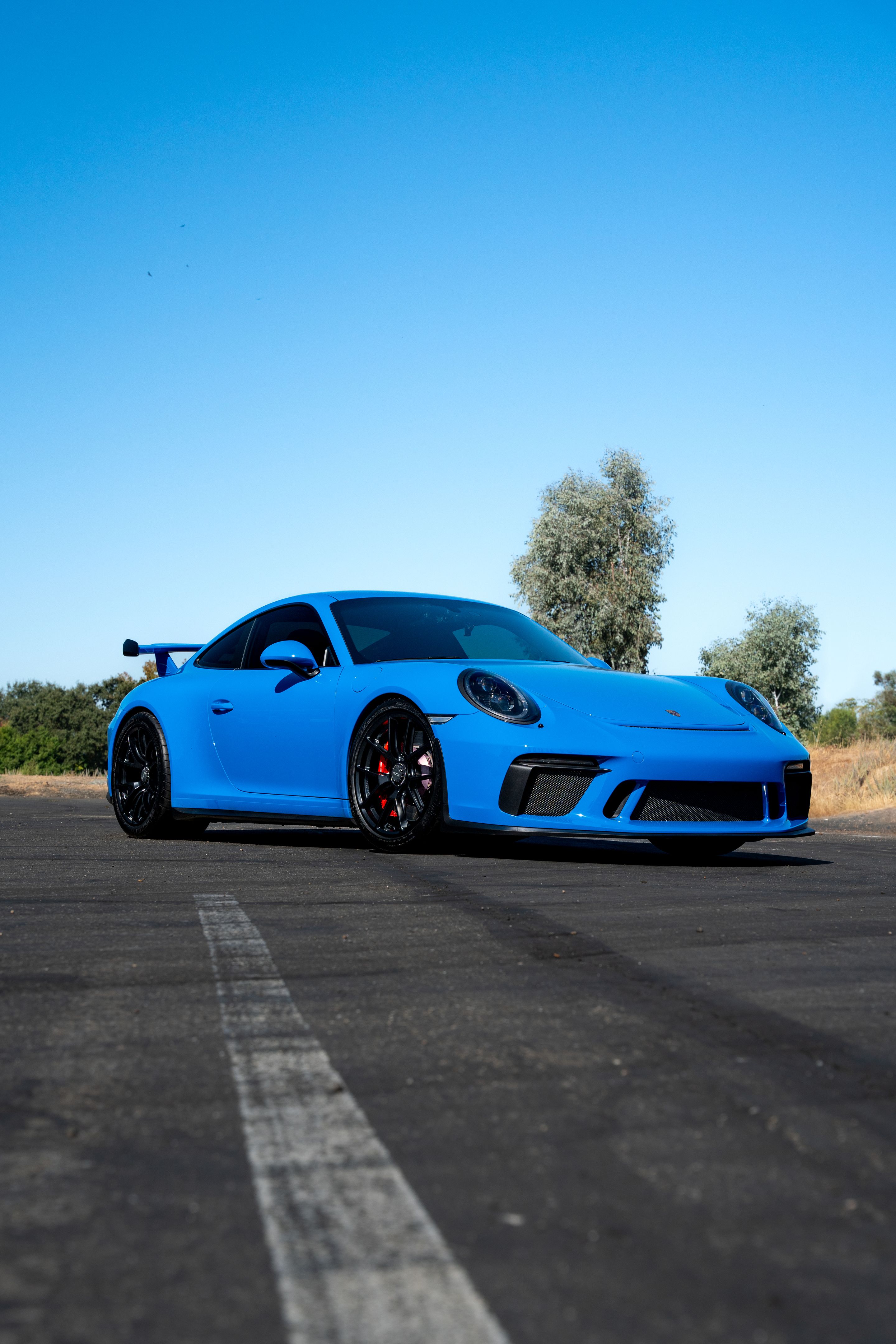 Blue Porsche 911 991.2 GT3 with 19" VS-5RE Apex wheels in Satin Black