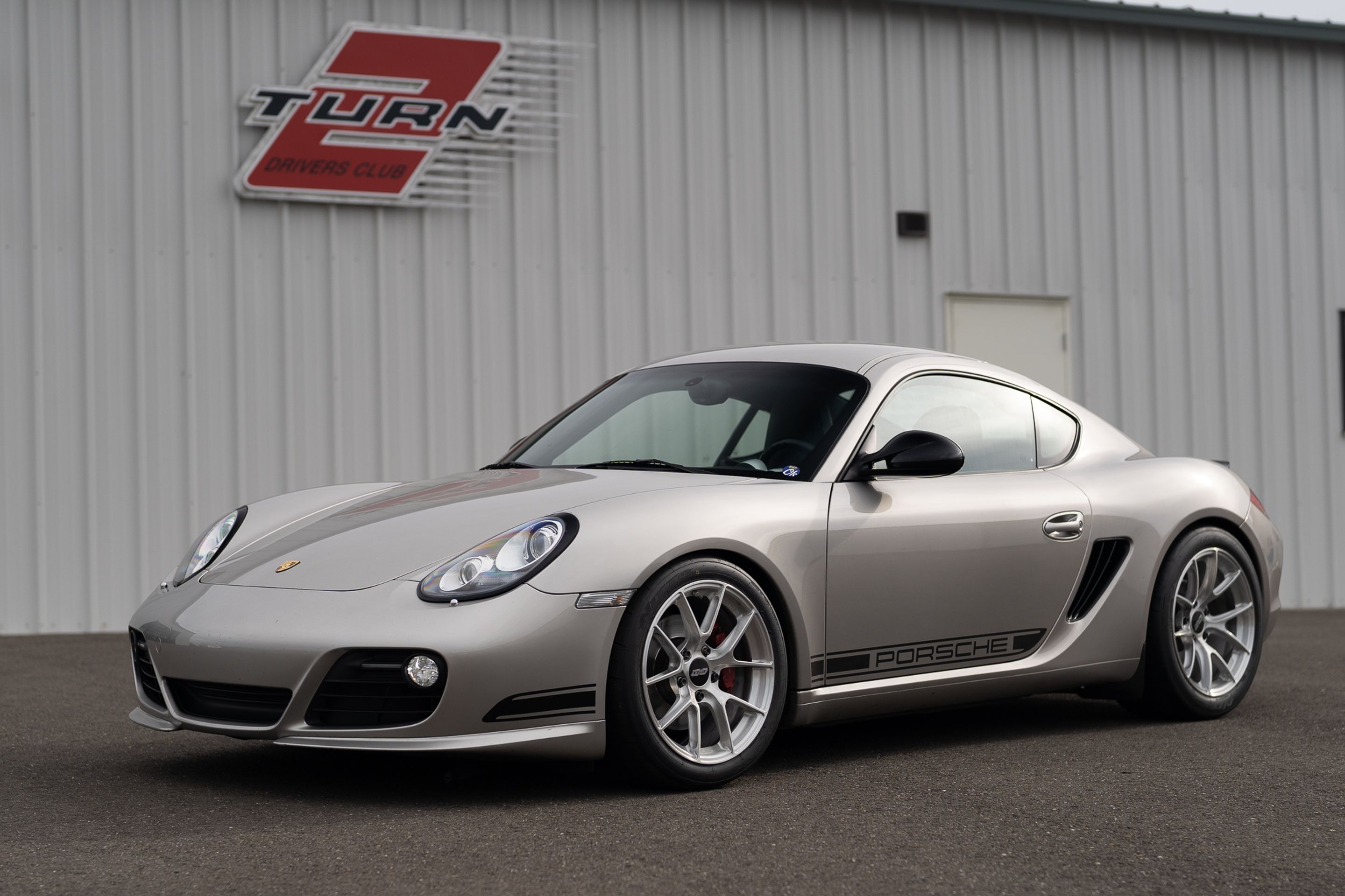 Grey Porsche 987 Cayman R with 18" VS-5RS Apex wheels in Brushed Clear