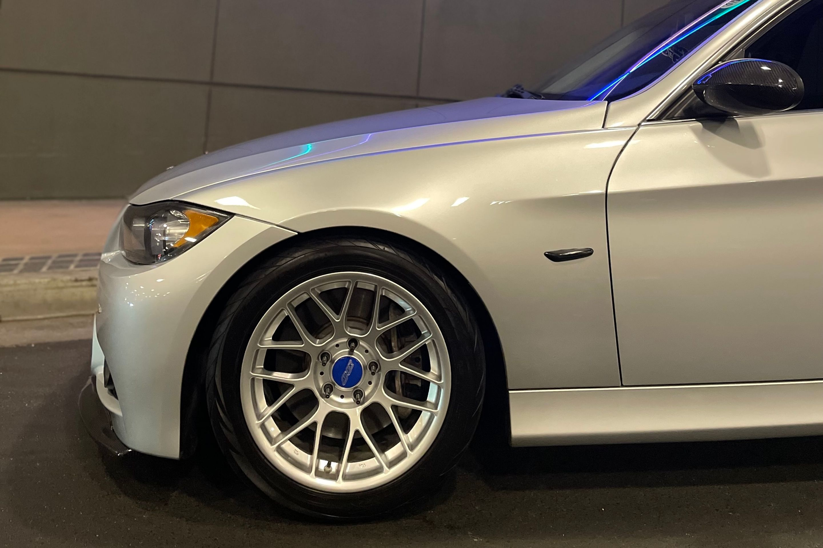 Silver BMW E90 Sedan 3 Series with 17" ARC-8 Apex wheels in Hyper Silver
