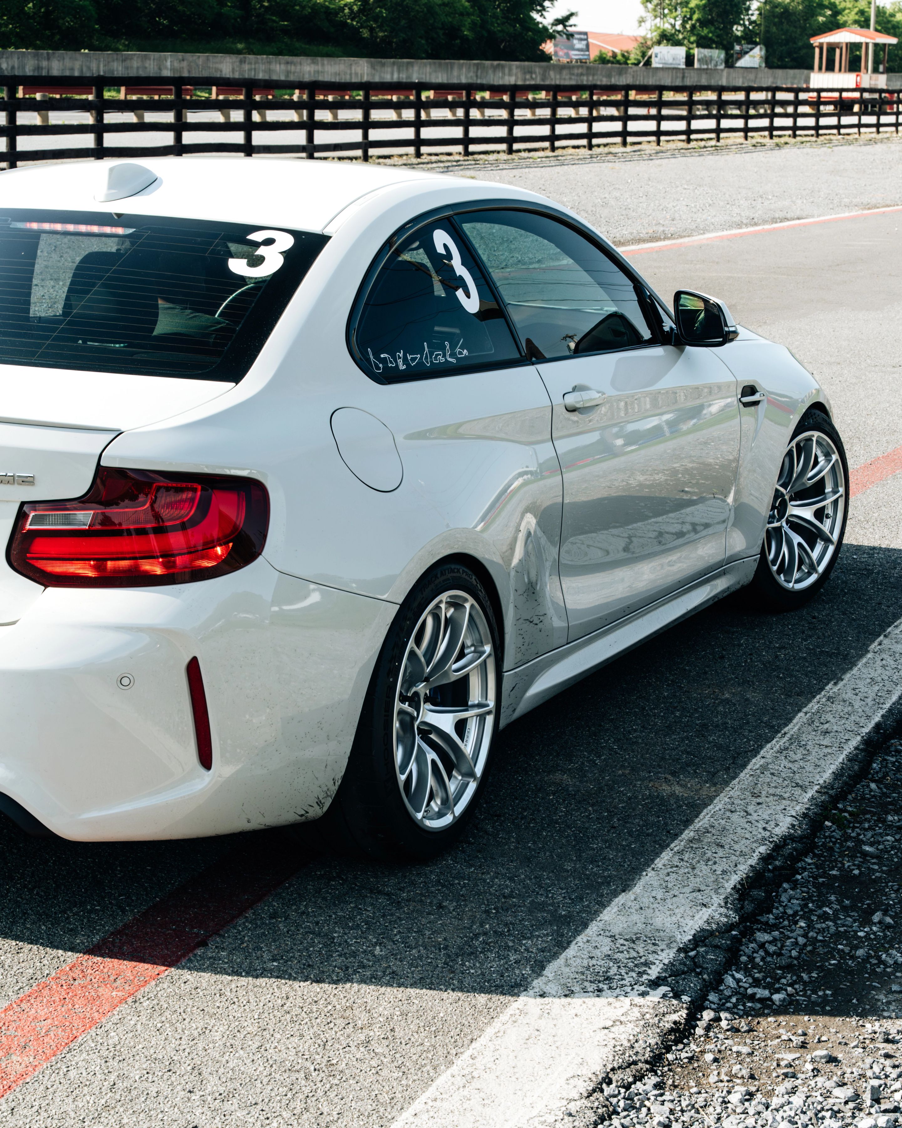 White BMW F87 M2 with 18" VS-5RE Apex wheels in Anthracite
