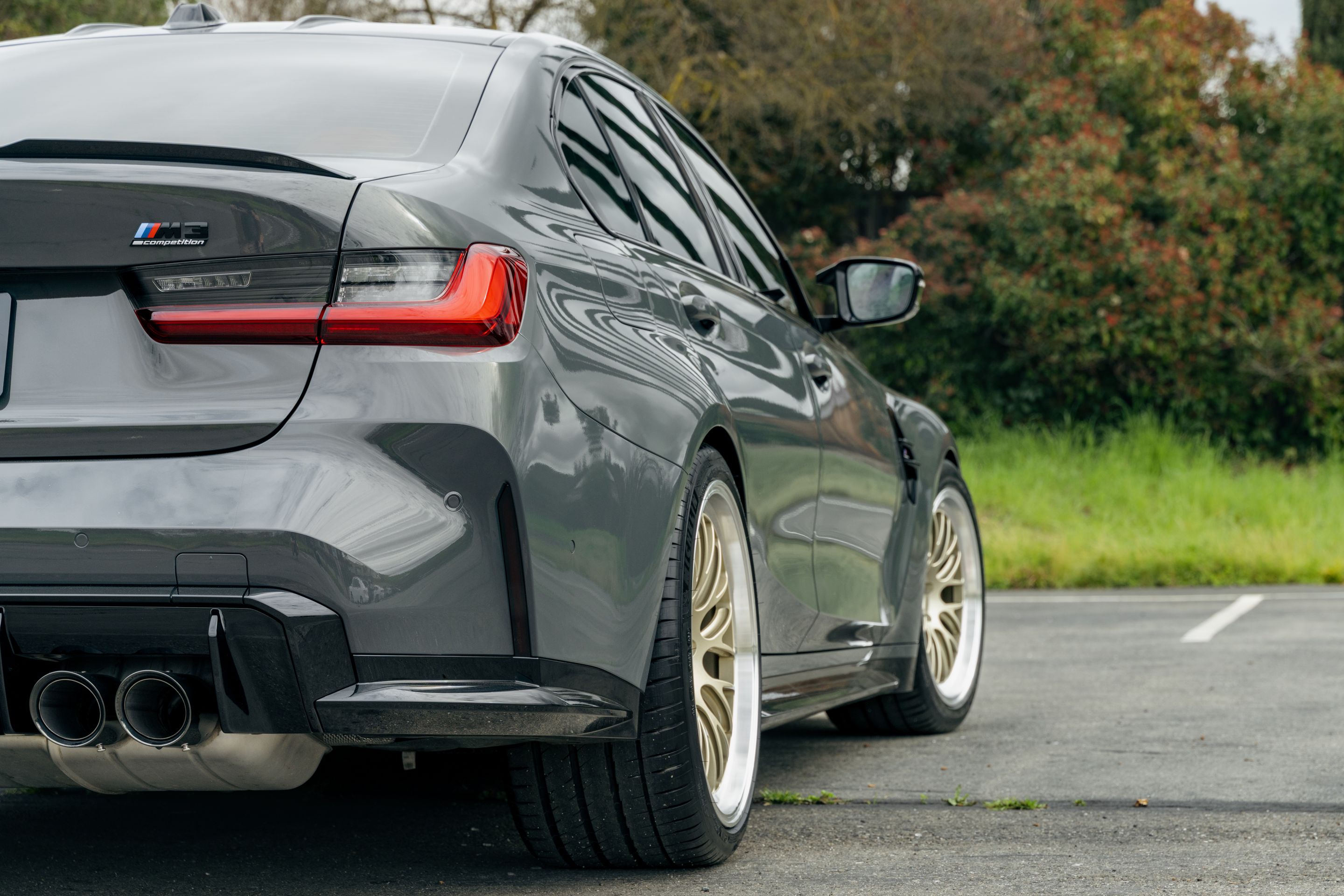 Grey BMW G80 M3 with 19"/20" ML-10RT Apex wheels in Machined Lip Gloss Motorsport Gold