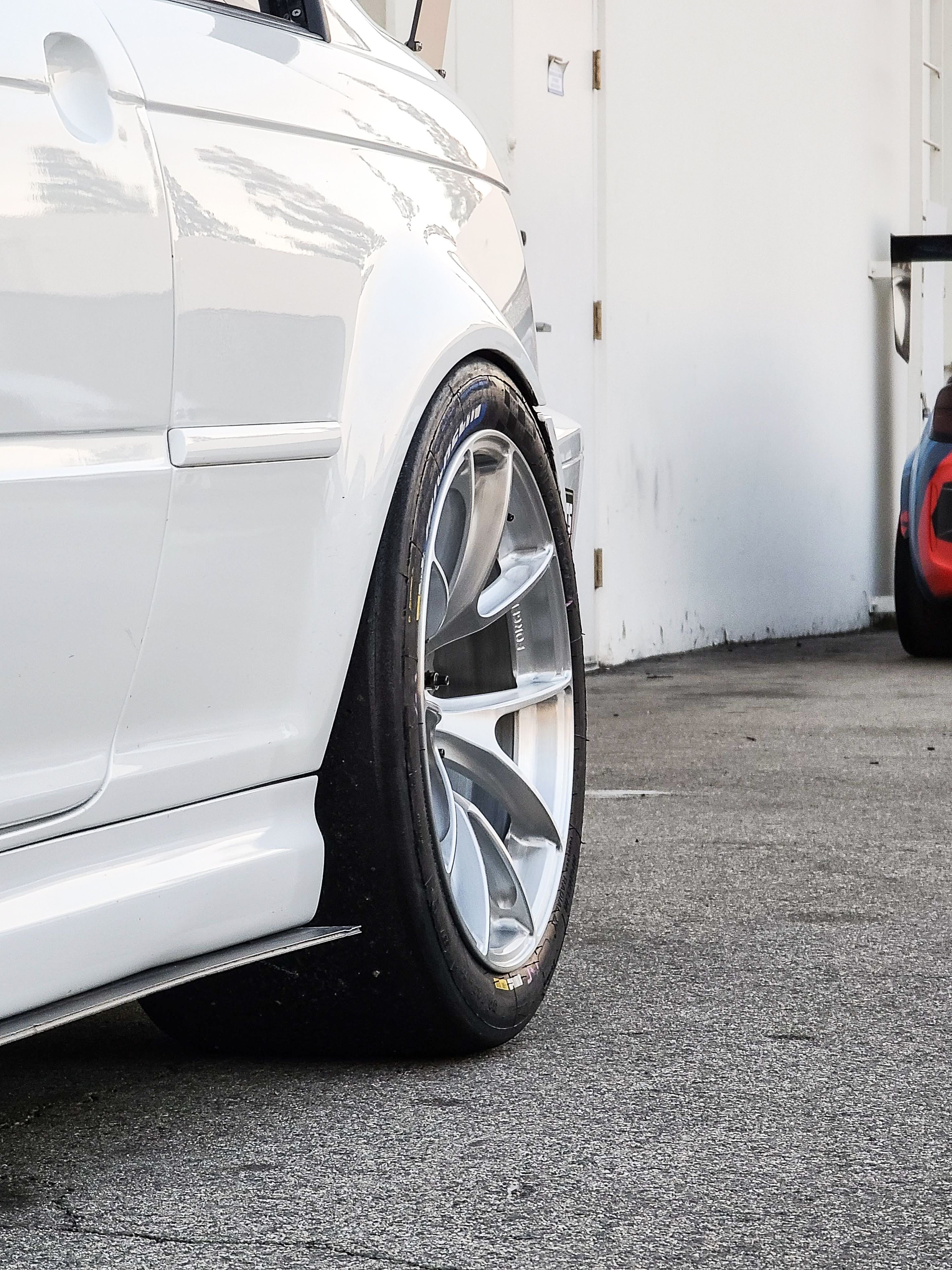White BMW E46 M3 with 18" VS-5RS Apex wheels in Brushed Clear