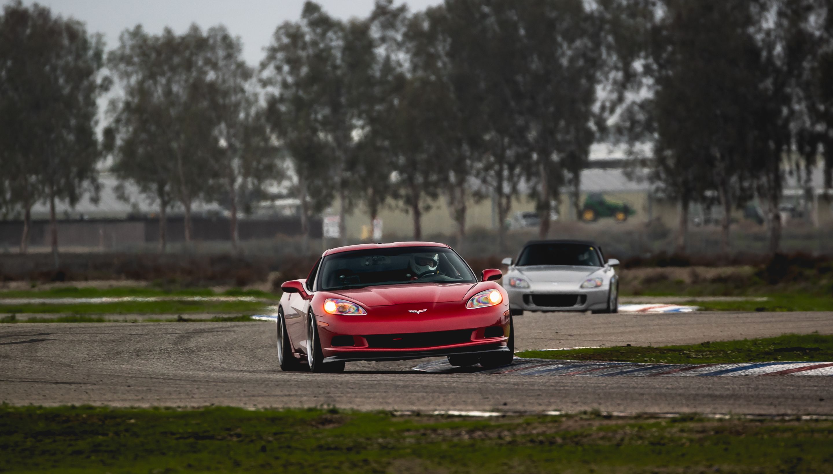 Red Chevrolet C6 Corvette Base/Z51 with 18" ML-10RT Apex wheels in Machined Lip Gloss Motorsport Gold