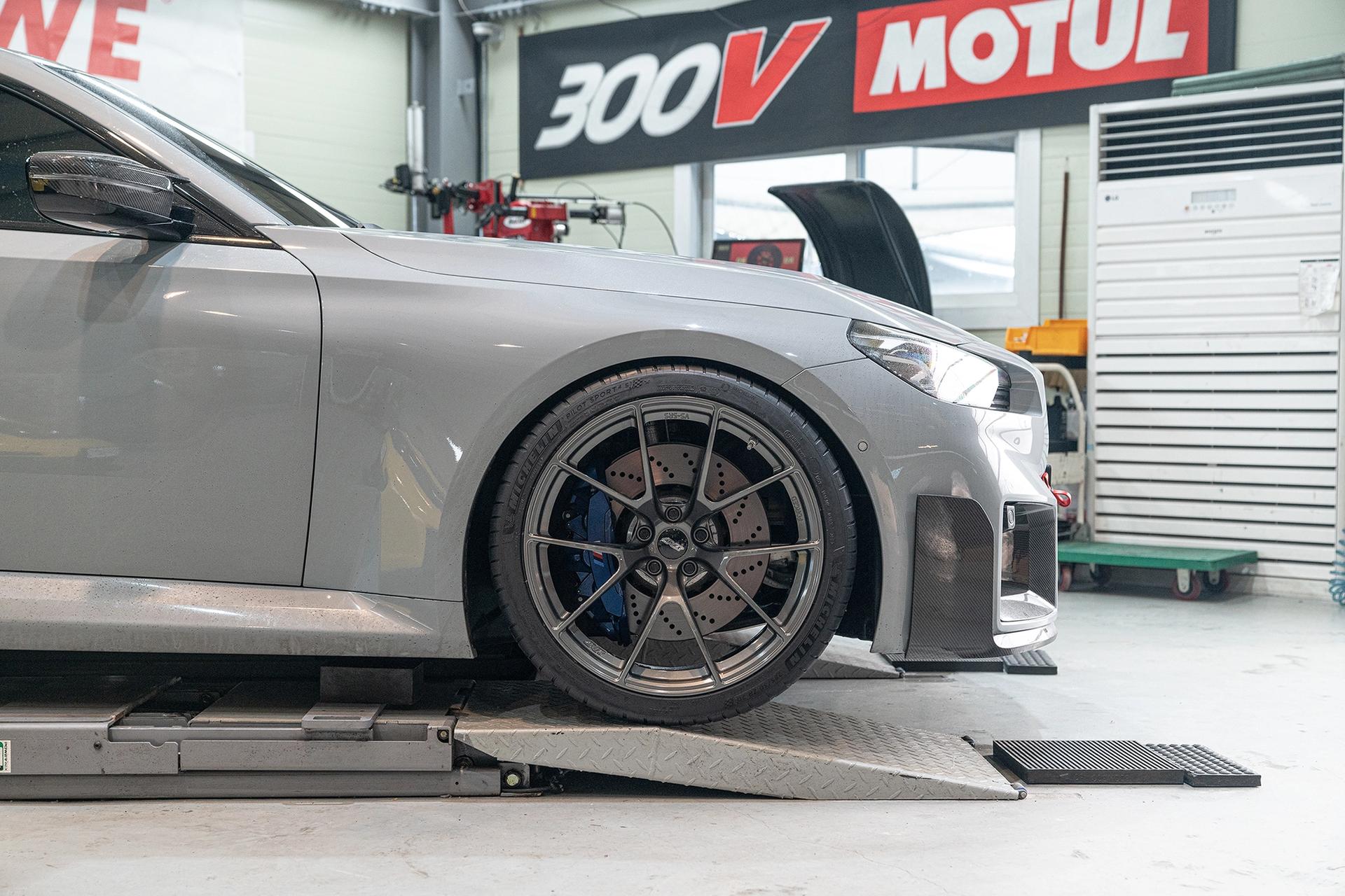 BMW G87 M2 with 20" VS-5RS in Anthracite