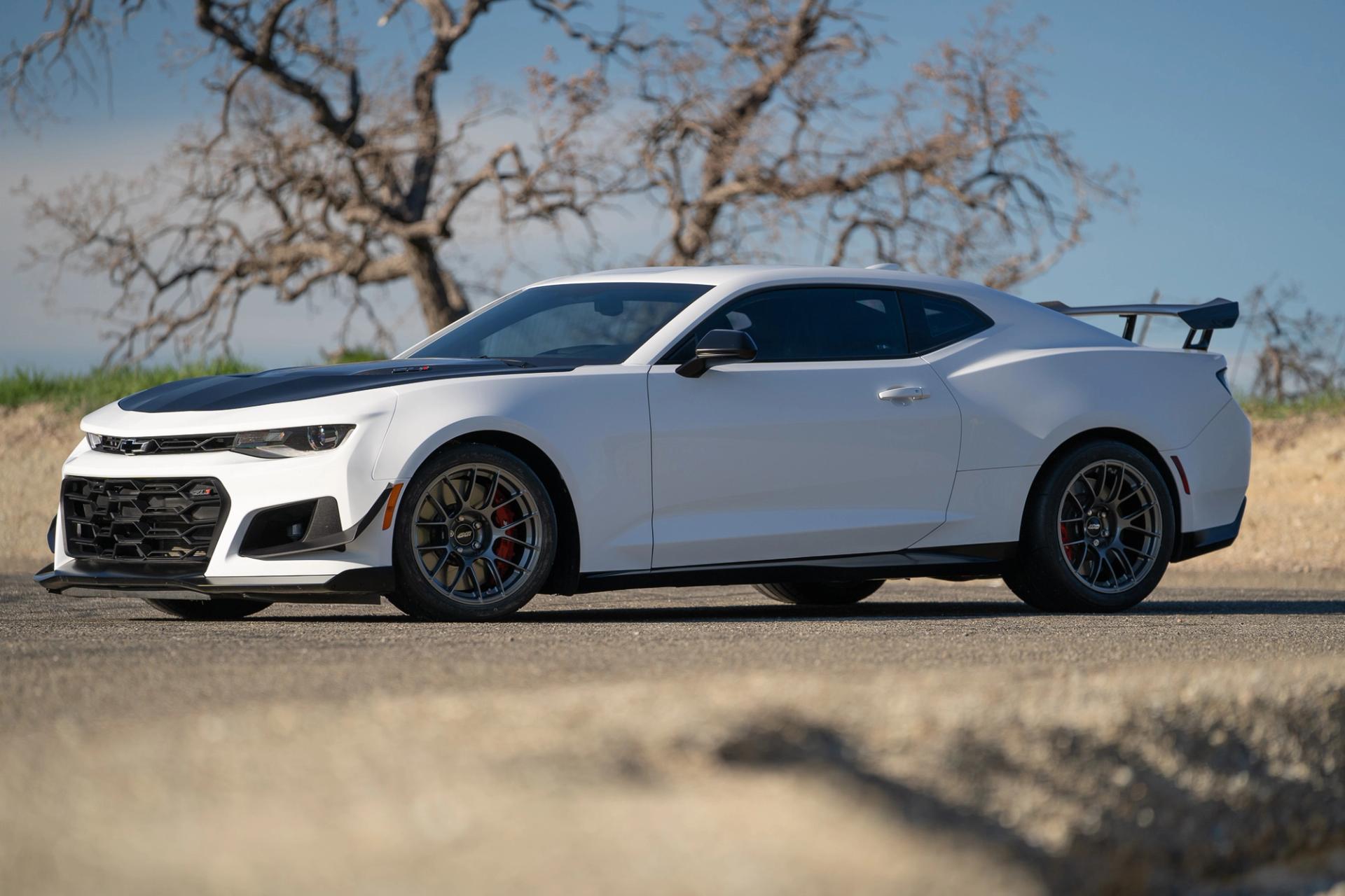 Chevrolet 6th Gen Camaro ZL1 1LE with 18