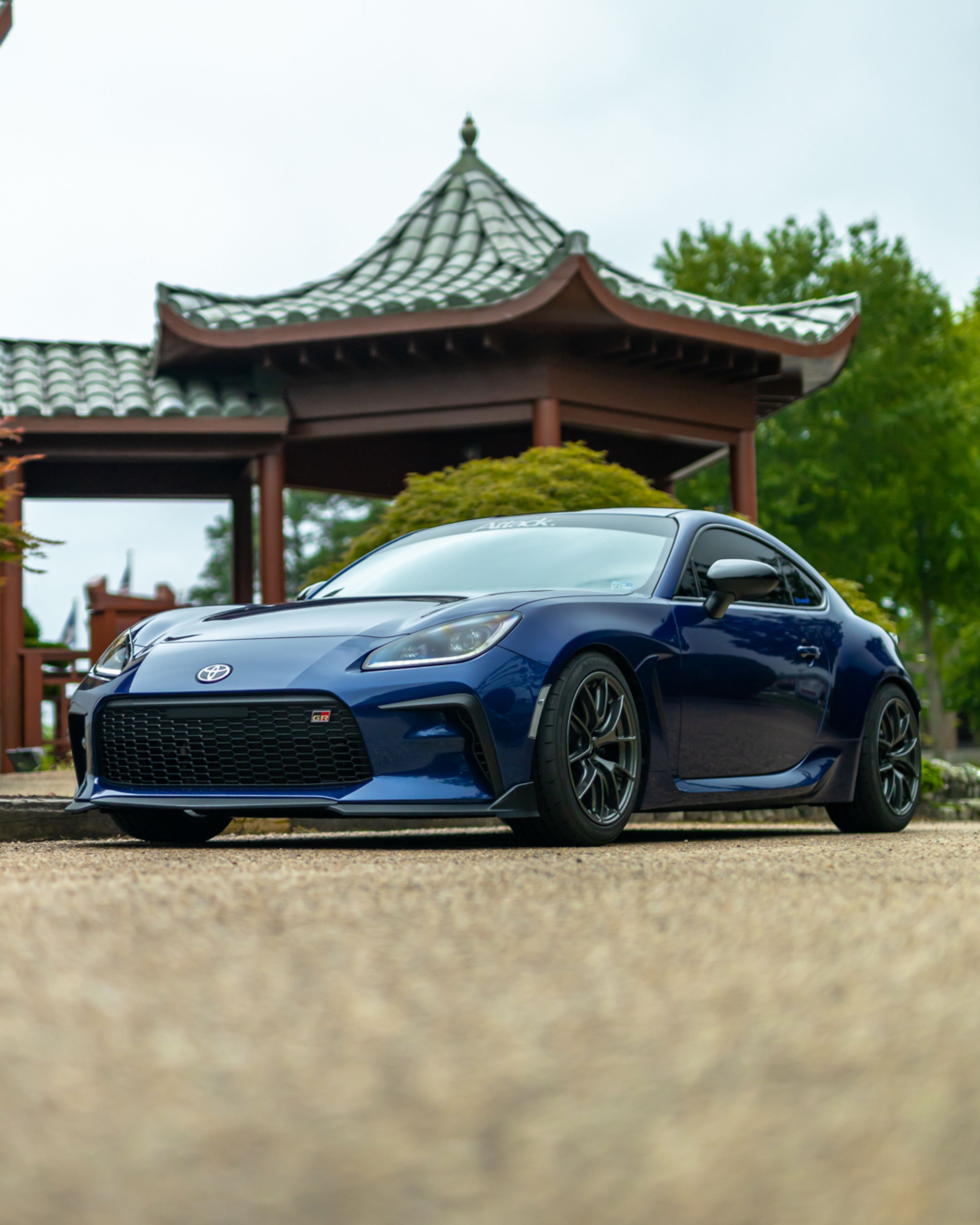 Blue Toyota GR86 with 17" VS-5RS Apex wheels in Anthracite