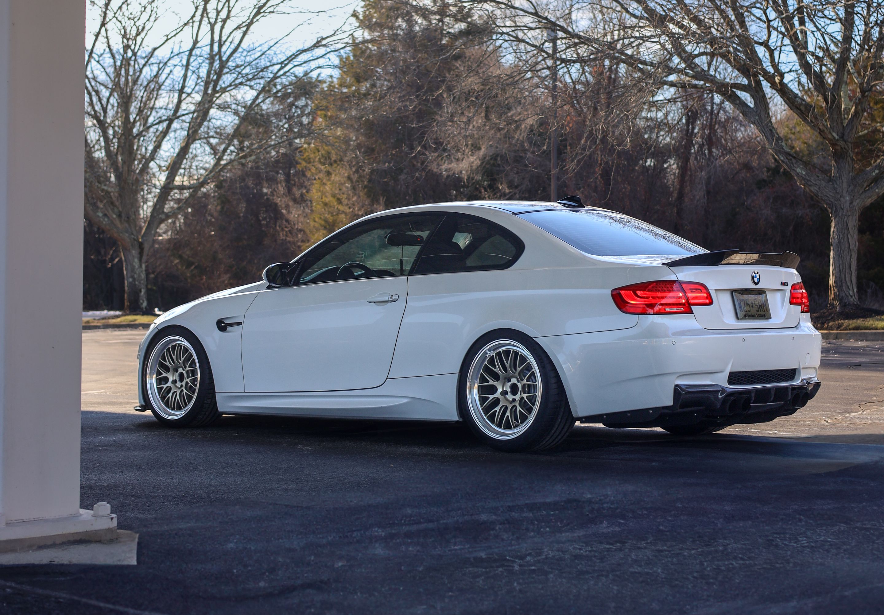 White BMW E92 Coupe M3 with 19" ML-10RT Apex wheels in Machined Lip Gloss Motorsport Gold