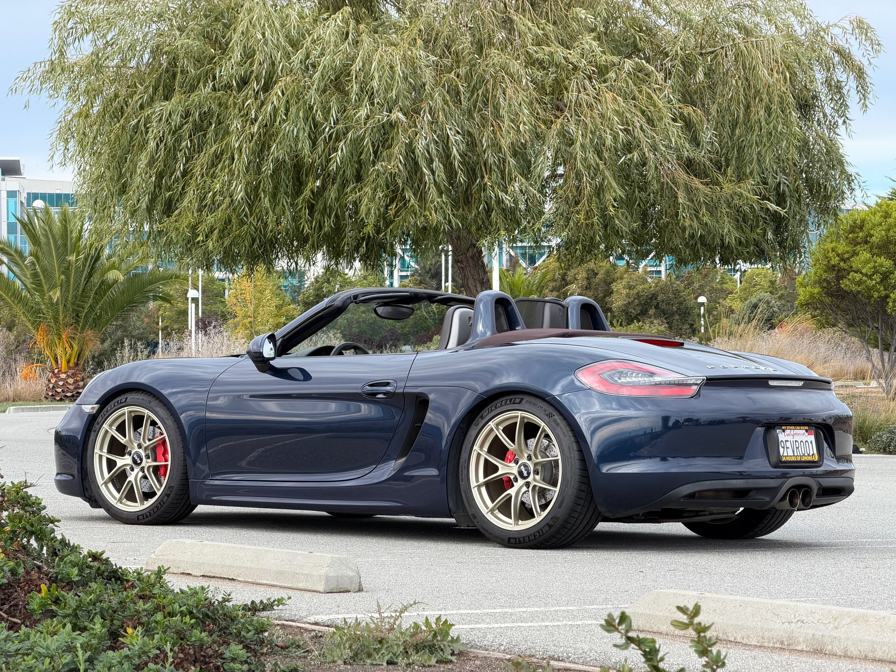 Blue Porsche 981 Boxster S with 19" VS-5RS Apex wheels in Motorsport Gold