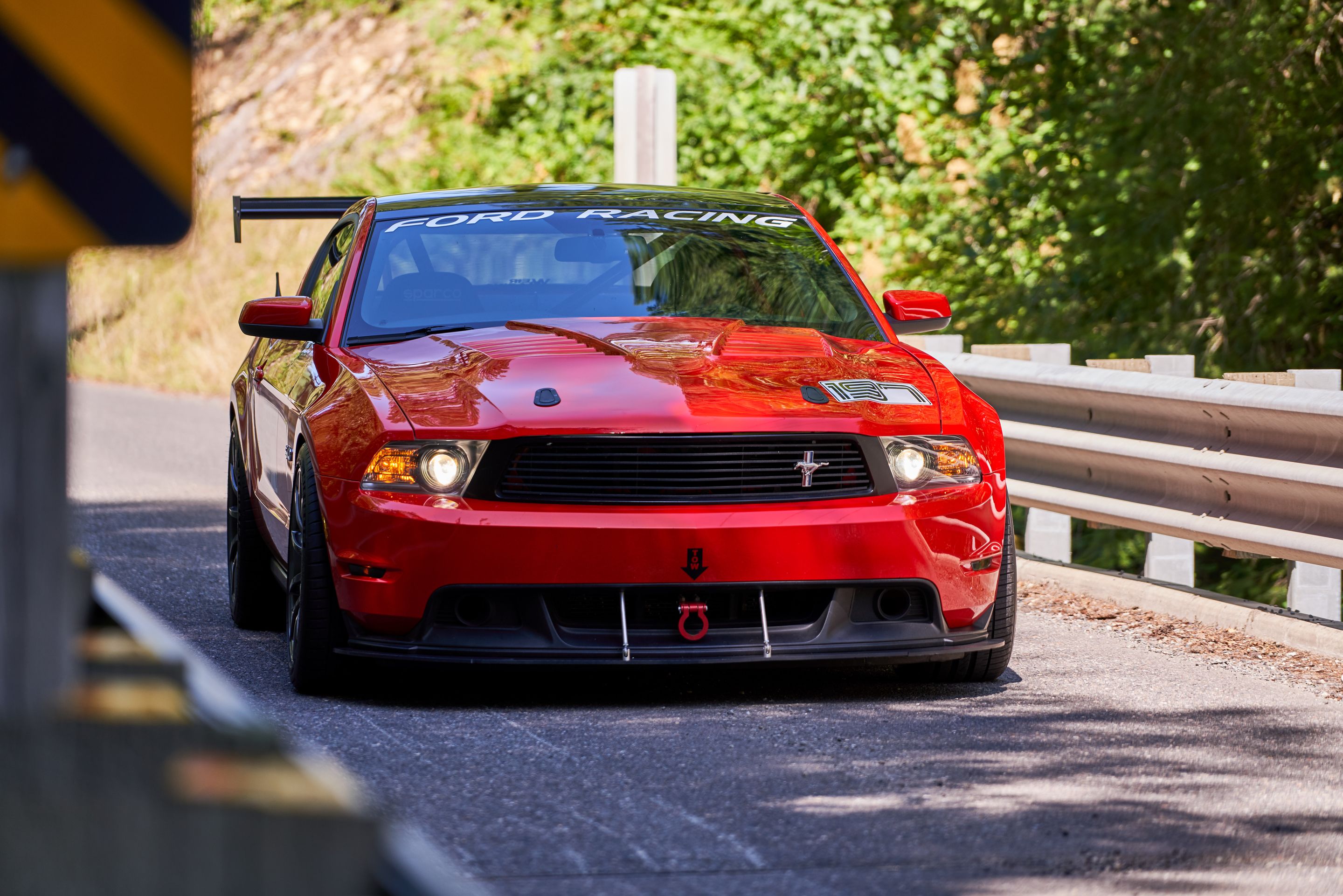 Red Ford S197 Mustang GT with 19" SM-10 Apex wheels in Anthracite