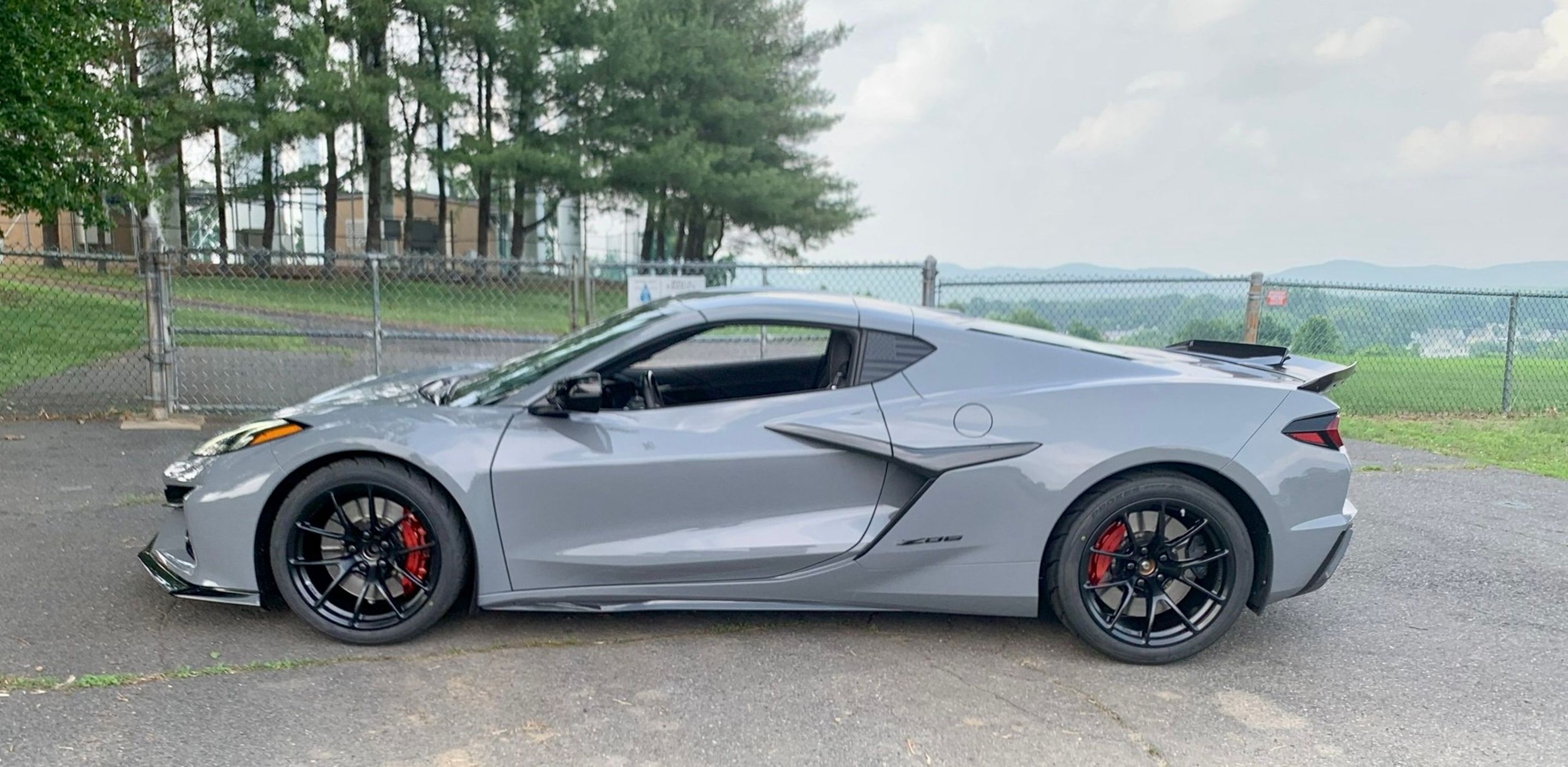 Grey Chevrolet C8 Corvette Z06 with 19" VS-5RE Apex wheels in Satin Black