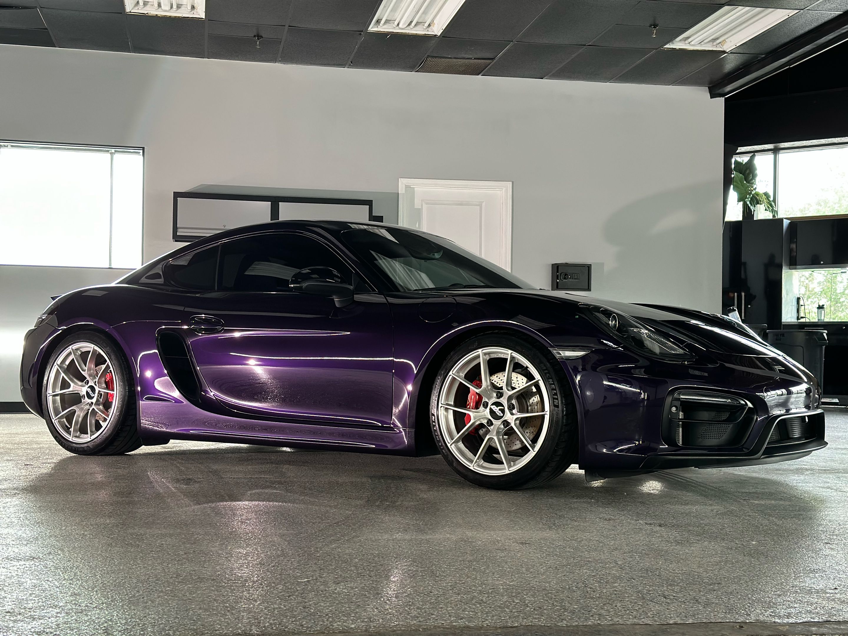 Purple Porsche 981 Cayman GTS with 19" VS-5RS Apex wheels in Brushed Clear