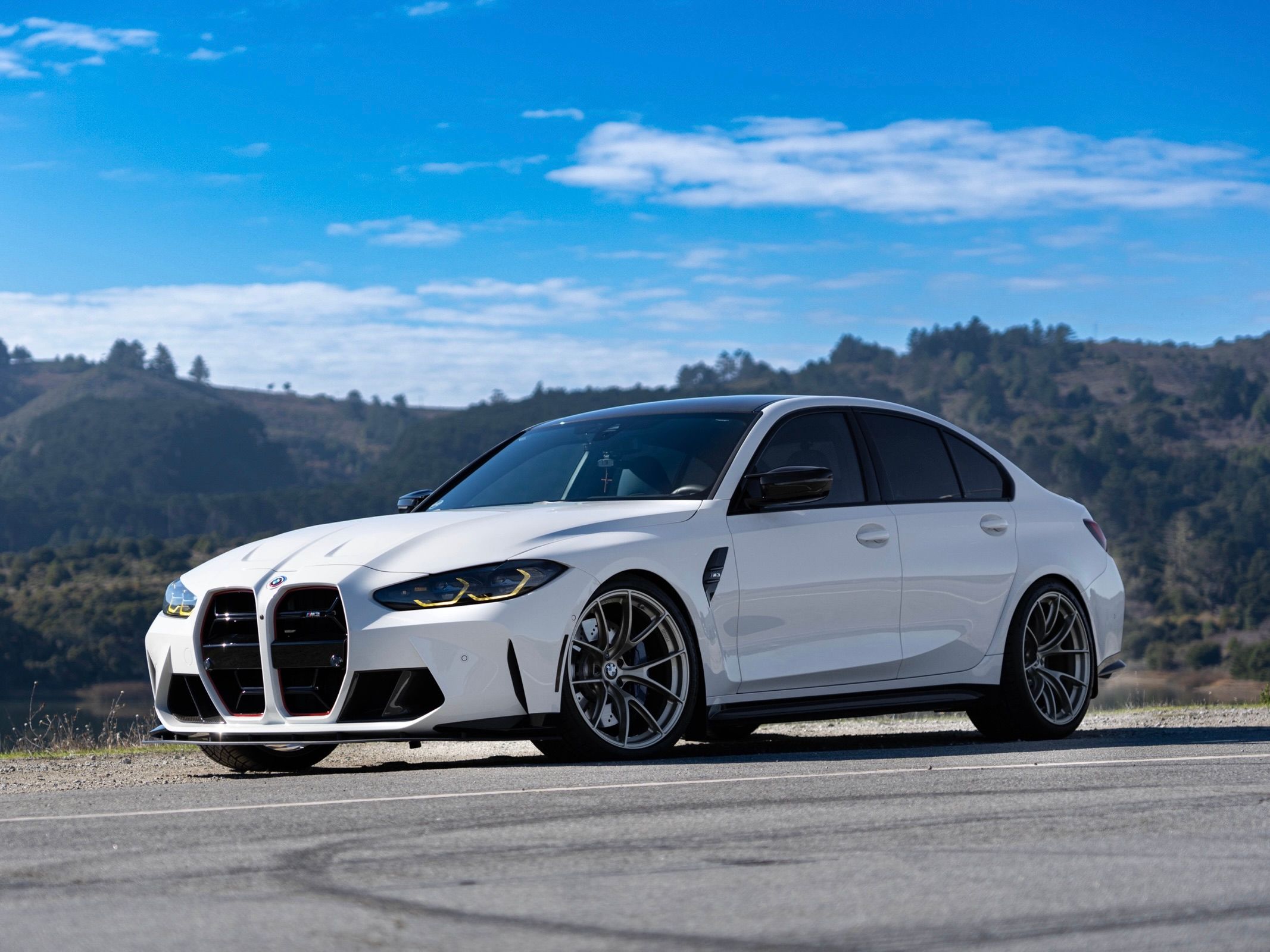 White BMW G80 M3 with 20" VS-5RS Apex wheels in Motorsport Gold