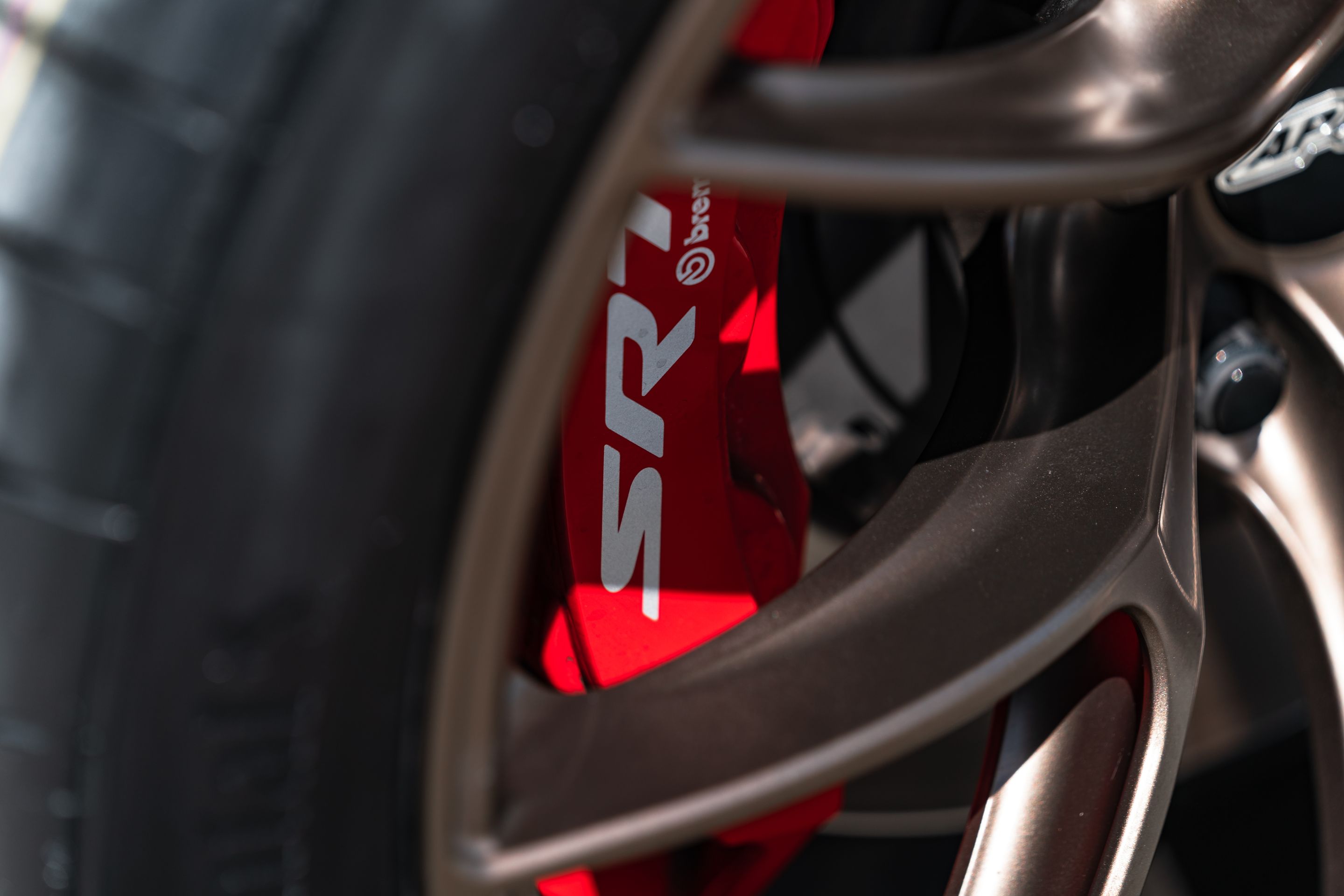 Grey Dodge Charger Scat Pack Widebody with 20" VS-5RS Apex wheels in Satin Bronze