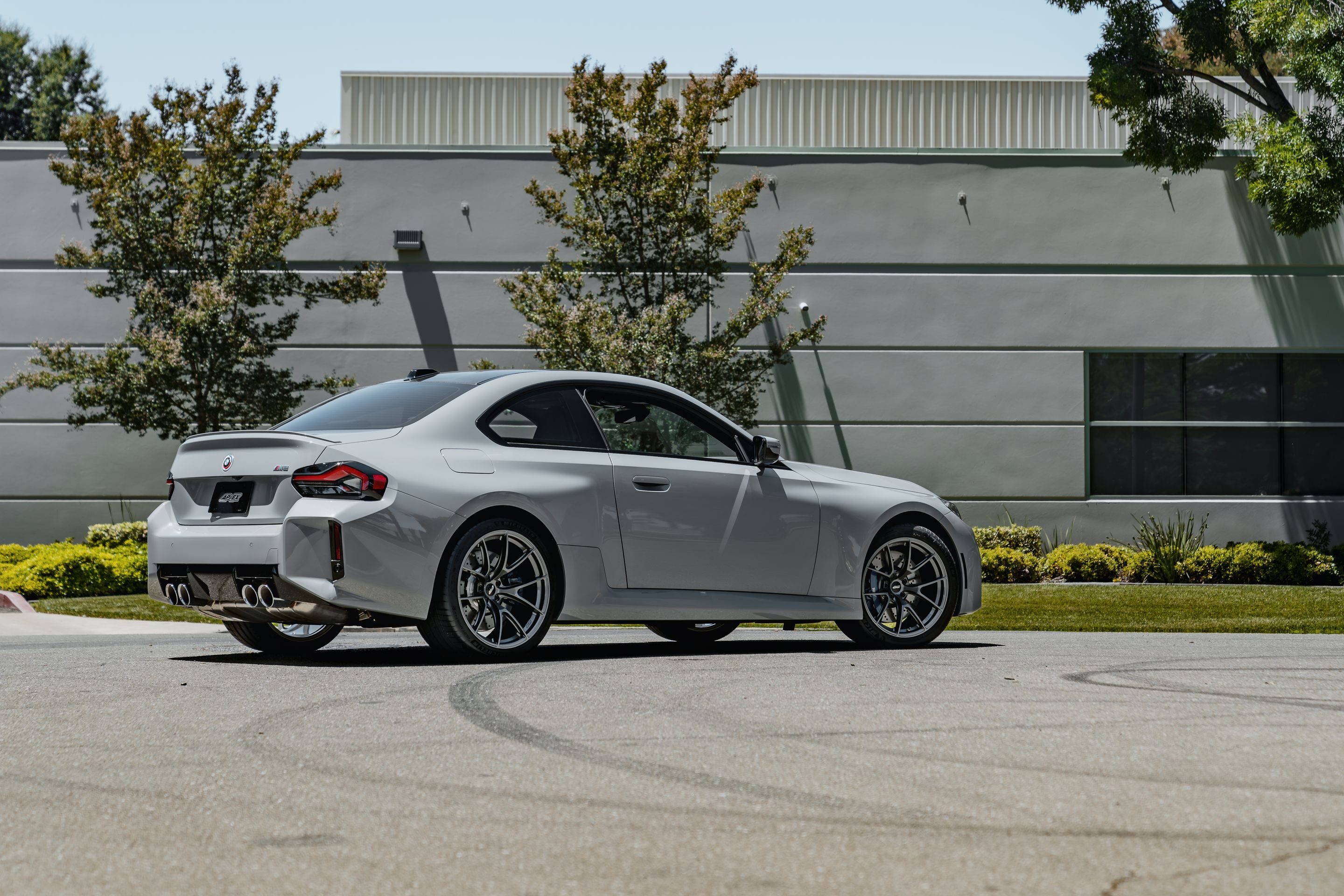 Grey BMW G87 M2 with 19"/20" VS-5RS Apex wheels in Anthracite