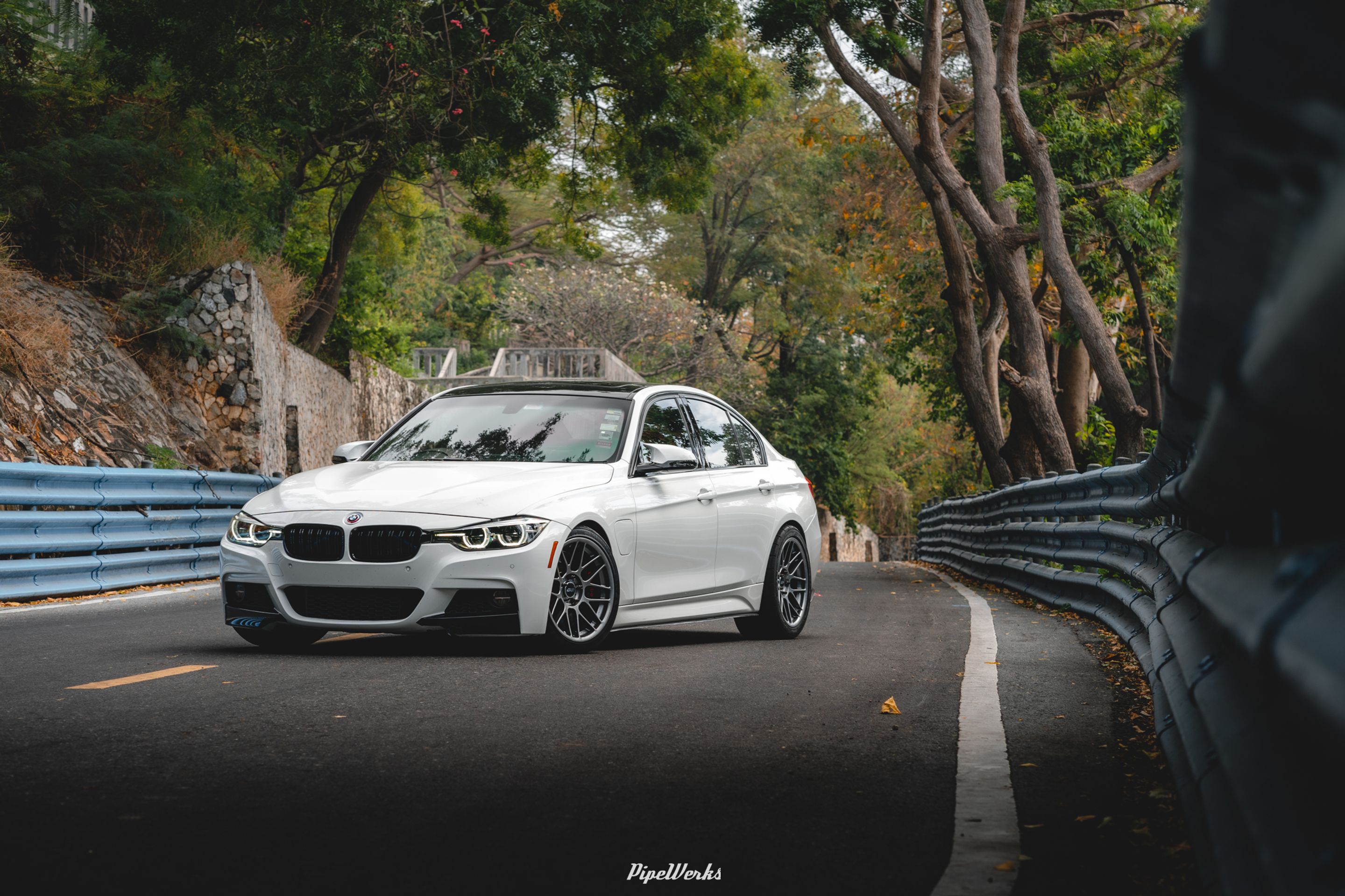 White BMW F30 Sedan 3 Series with 18" ARC-8 Apex wheels in Hyper Black