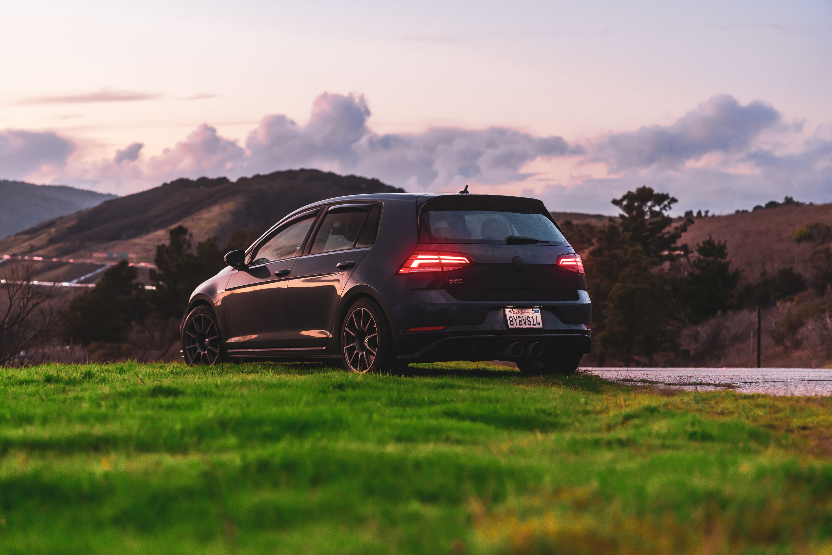 Black VW MK7 GTI with 17" SM-10 Apex wheels in Anthracite